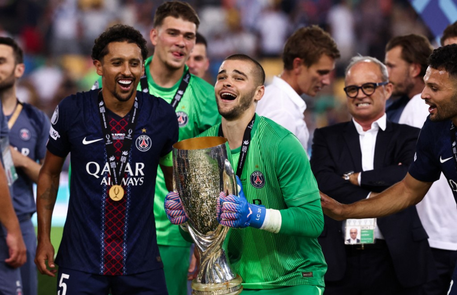 ޑޮނަރުއްމާ ބާކީ ކުރުމަށް ފަހު ޕީއެސްޖީން ސޮއި ކުރުވި ކީޕަރު ޝަވޭލިއާ: އޭނާ ކުޅުނު ފުރަތަމަ މެޗުގައި ސުޕަ ކްޕްގެ ތަށި ހޯދައިދޭން ހިއްސާވި --- ފޮޓޯ: އޭއެފްޕީ