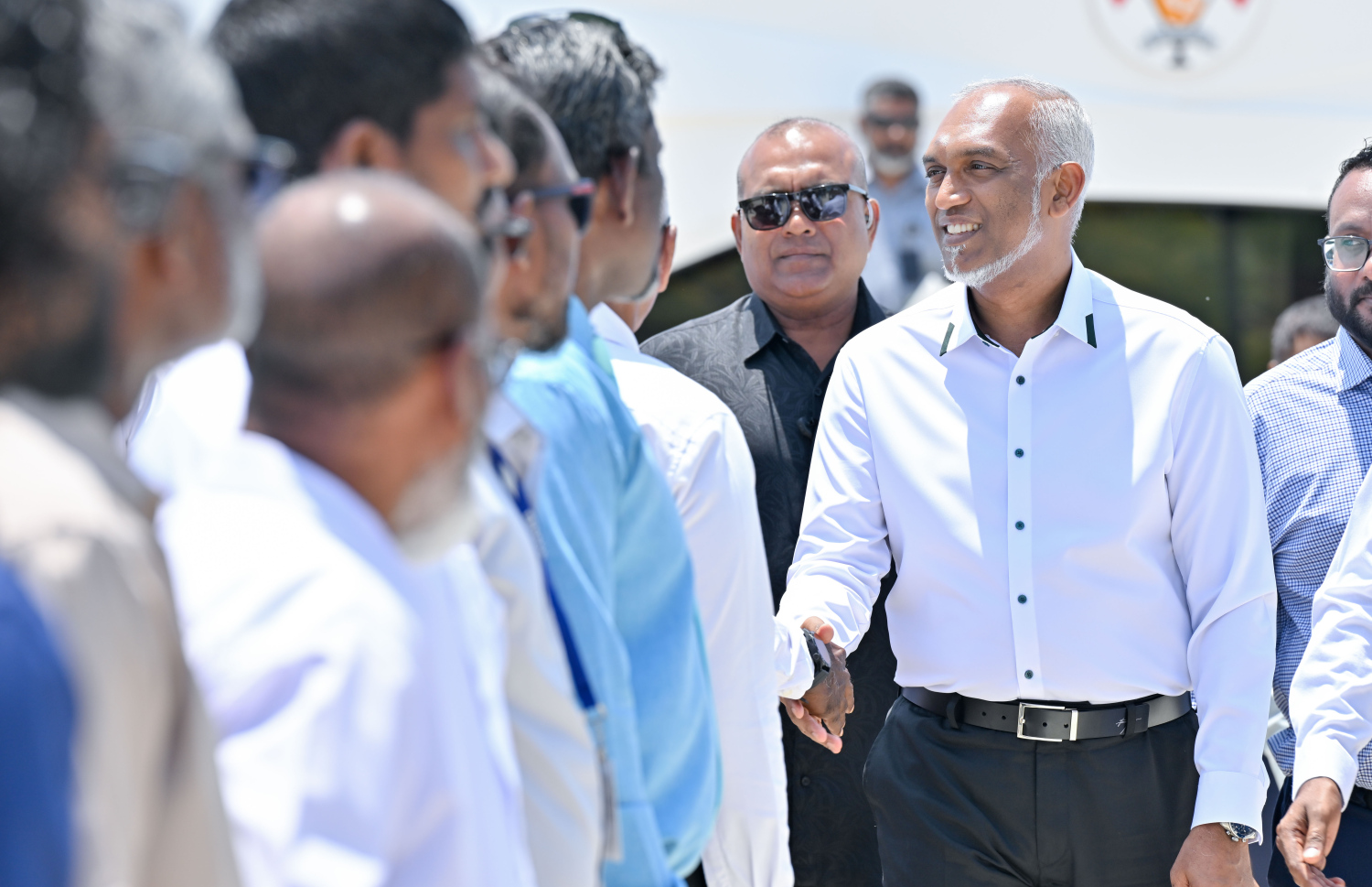 ކިހާދު އަށް ރައީސް މުއިއްޒު އިއްޔެ ވަޑައިގަތުމުން މަރުހަބާ ދަންނަވަނީ.---ފޮޓޯ: ރައީސް އޮފީސް
