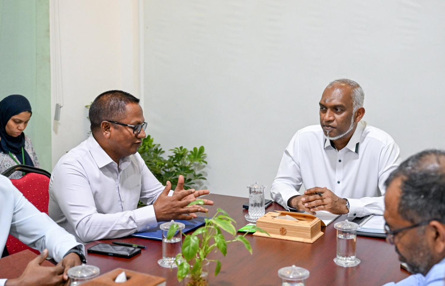 ރައީސް މުއިއްޒު އުކުޅަހުގެ ކައުންސިލާ މިއަދު ބައްދަލުކުރައްވަނީ.