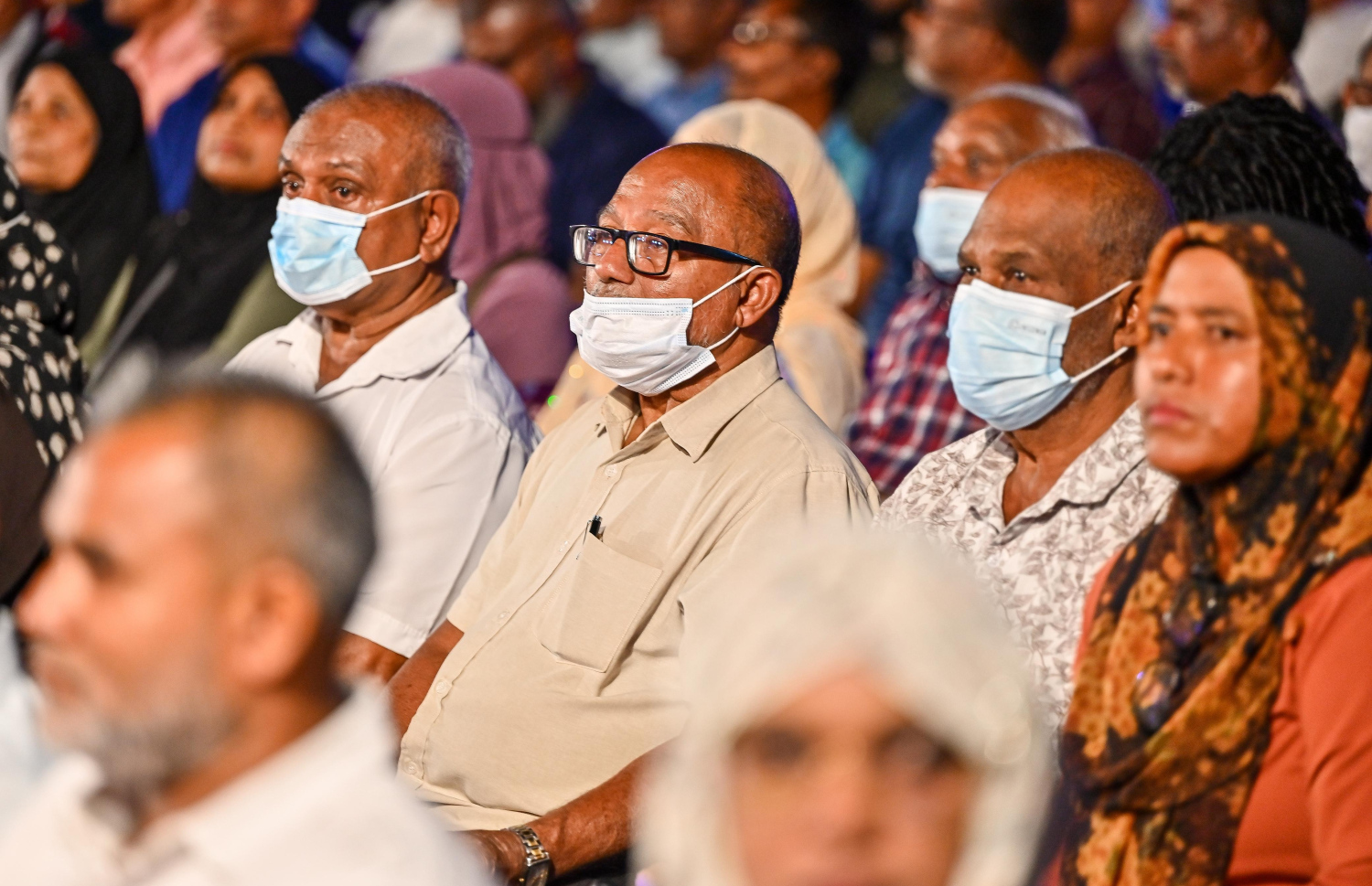 ޕީއެންއެފުން ރޭ ބޭއްވި "ވޭކްއަޕް" ޖަލްސާގައި ބަޔަކު ބައިވެރިވަނީ.-- ފޮޓޯ: ފަޔާޒު މޫސާ | މިހާރު