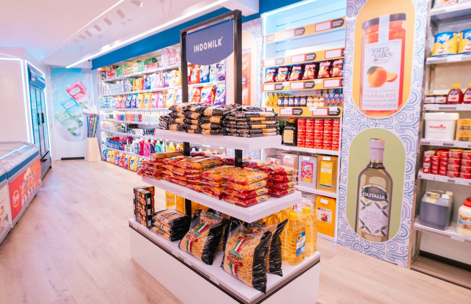 އެމްޔޫ ސްޓޯރު ސެންޓްރަލް ފިހާރައިގެ އެތެރެ.