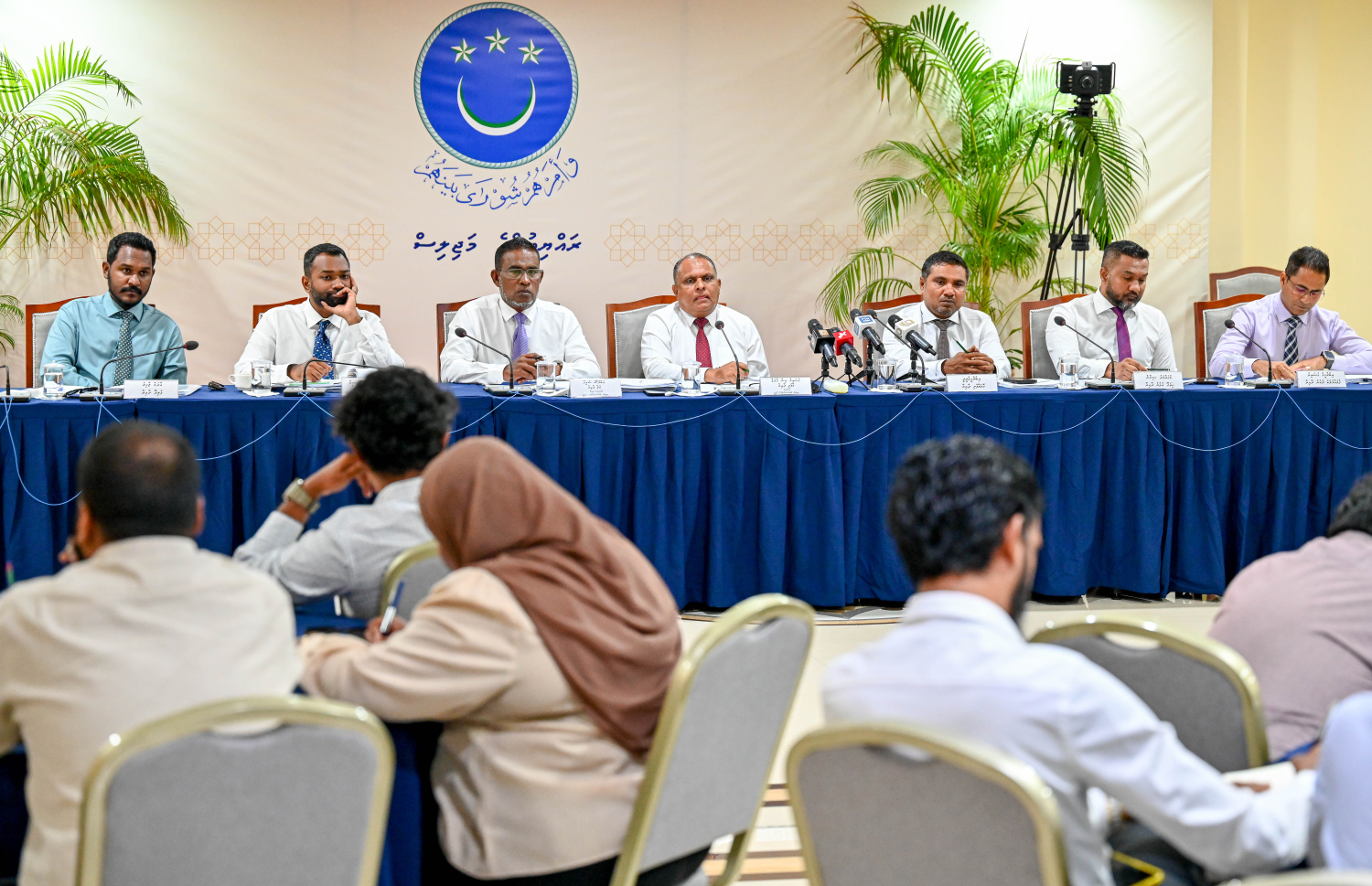 މިނިވަން މުއައްސަސާތަކާ ބެހޭ ކޮމިޓީގެ މިއަދުގެ ބައްދަލުވުން.-- ފޮޓޯ: ނިޝާން އަލީ / މިހާރު