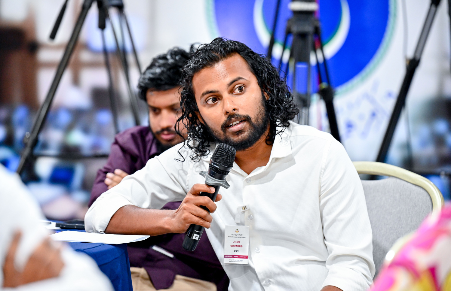 މިނިވަން މުއައްސަސާތަކާ ބެހޭ ކޮމިޓީގައި މިއަދު ނޫސްވެރިން ވާހަކަ ދައްކަނީ. ކޮމިޓީގައި ވާހަކަ ދެއްކި ހުރިހާ މީޑިއާއަކުން ވަނީ ބިލާ ދެކޮޅު ކަން ހާމަކޮށްފައި - ފޮޓޯ: ނިޝާން އަލީ | މިހާރު