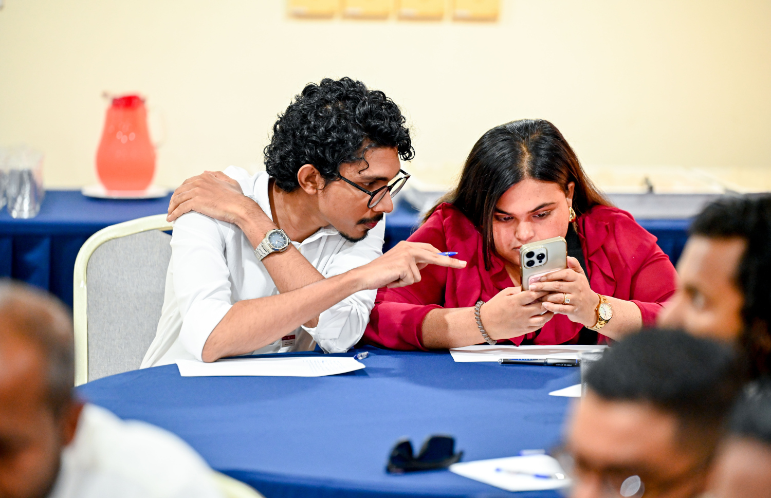 މިނިވަން މުއައްސަސާތަކާ ބެހޭ ކޮމިޓީގައި މިއަދު ނޫސްވެރިން ބައިވެރިވަނީ. ކޮމިޓީގައި ވާހަކަ ދެއްކި ހުރިހާ މީޑިއާއަކުން ވަނީ ބިލާ ދެކޮޅު ކަން ހާމަކޮށްފައި - ފޮޓޯ: ނިޝާން އަލީ | މިހާރު