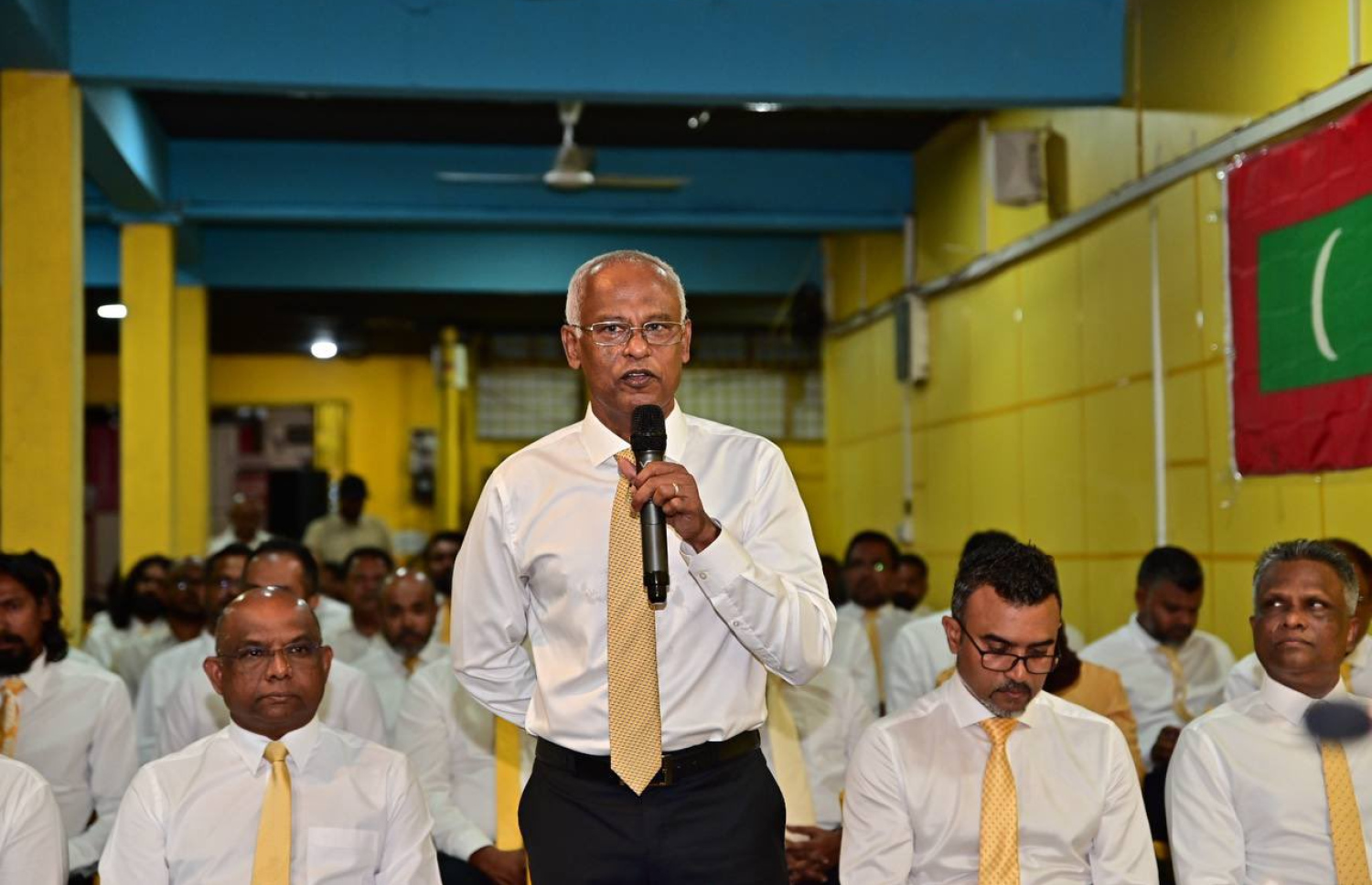 އެމްޑީޕީގެ ގައުމީ މަޖިލީހުގެ ޖަލްސާގައި ކުރީގެ ރައީސް އިބްރާހިމް މުހައްމަދު ސޯލިހު ވާހަކަ ދައްކަވަނީ.