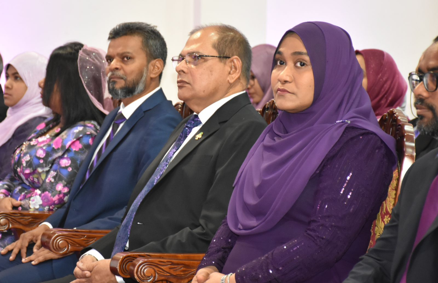 އަހުމަދިއްޔާ ސްކޫލުގެ އިނާމު ދިނުމުގެ ޖަލްސާގައި ފަސްޓްލޭޑީ ބައިވެރިވެވަޑައިގަންނަވަނީ.
