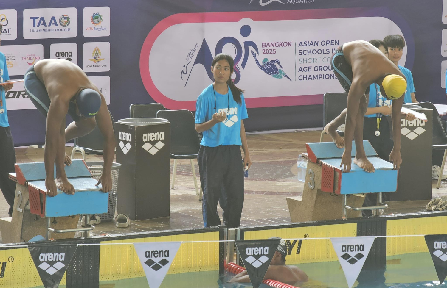 ތައިލެންޑުގެ ބެންކޮކްގައި ބޭއްވި އޭޝިއަން އޯޕަން ސްކޫލް އިންވިޓޭޝަނަލް ޝޯޓްކޯސް މުބާރާތުގައި ދިވެހި ފެތުންތެރިން އިވެންޓަކަށް ތައްޔާރުވެގެން.