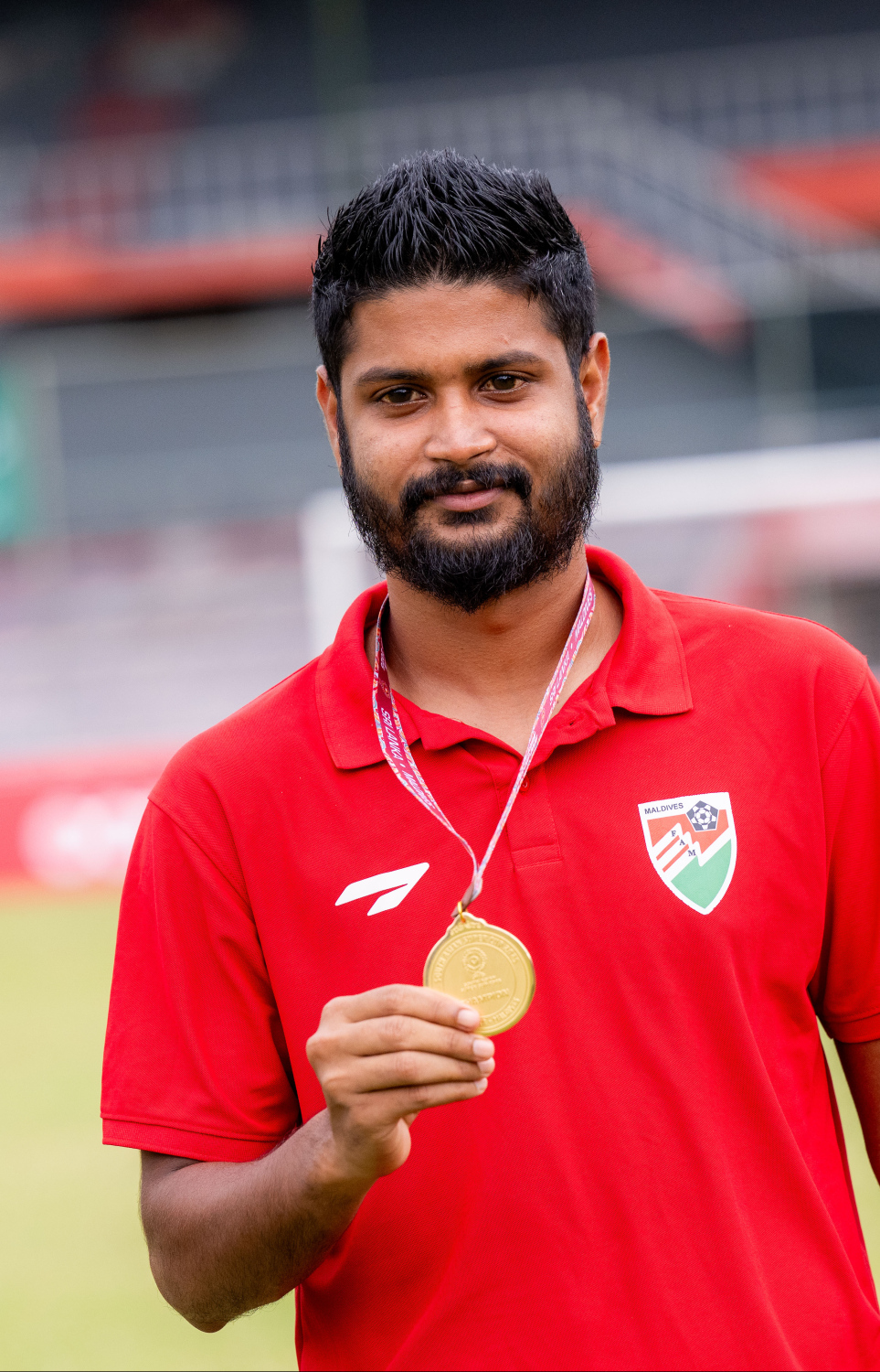 ސްރީ ލަންކާ ފުޓްބޯޅަ ފެޑެރޭޝަނުން އިންތިޒާމުކޮށްގެން އެ ގައުމުގައި ބޭއްވި ސައުތު އޭޝިއަން ސުޕަ ކަޕް ކާމިޔާބުކުރި ރާއްޖޭގެ ގައުމީ ފުޓްބޯޅަ ޓީމަށް މަރުހަބާ ކިޔަން ގަލޮޅު ދަނޑުގައި ބޭއްވި ރަސްމިއްޔާތު.-- ފޮޓޯ: ނިޝާން އަލީ | މިހާރު