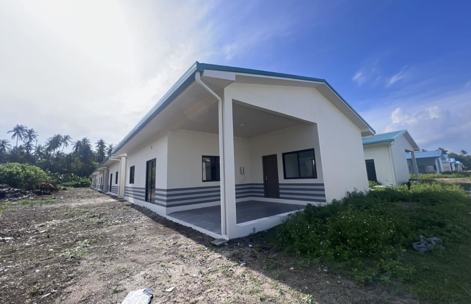 ހދ. ނޮޅިވަރަންފަރުގައި ސަރުކާރުން އިމާރާތްކޮށްފައިވާ 100 ފްލެޓް.-- ފޮޓޯ: އާރުސީސީ