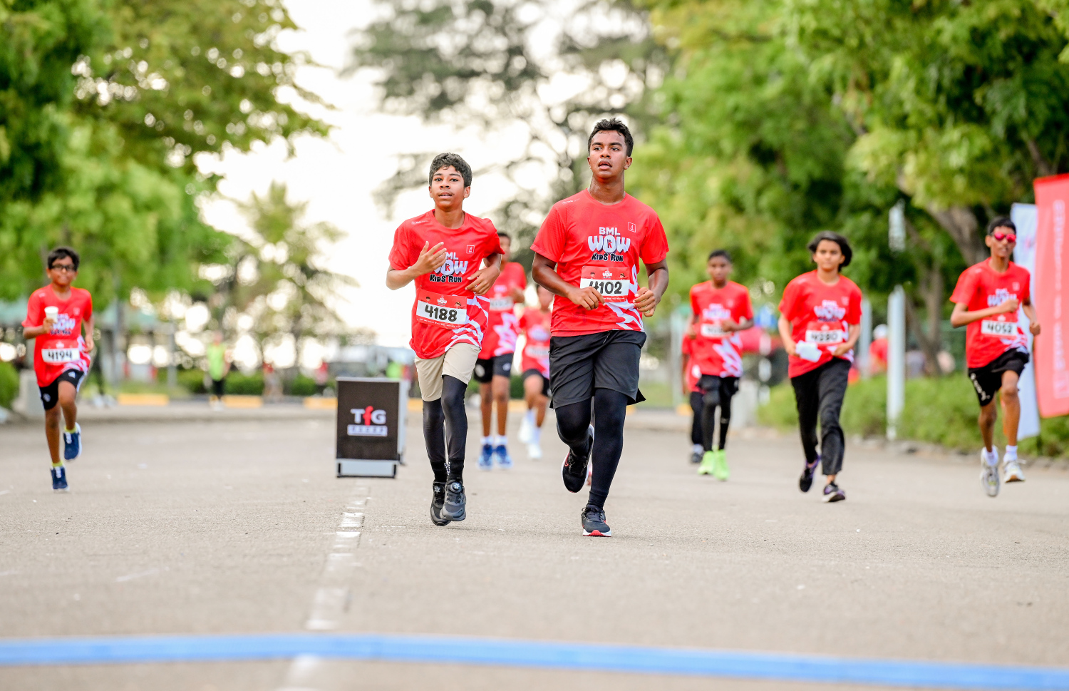 ބީއެމްއެލް އާއި ޓޯޓަލް ފިޓްނަސް ގްރޫޕް (ޓީއެފްޖީ) ގުޅިގެން މިއަދު ހުޅުމާލޭގައި ބޭއްވި ބީއެމްއެލް ވާއު ކިޑްސް ރަންގައި ބައިވެރިވި ދުވުންތެރިން.-- ފޮޓޯ: ނިޝާން އަލީ | މިހާރު