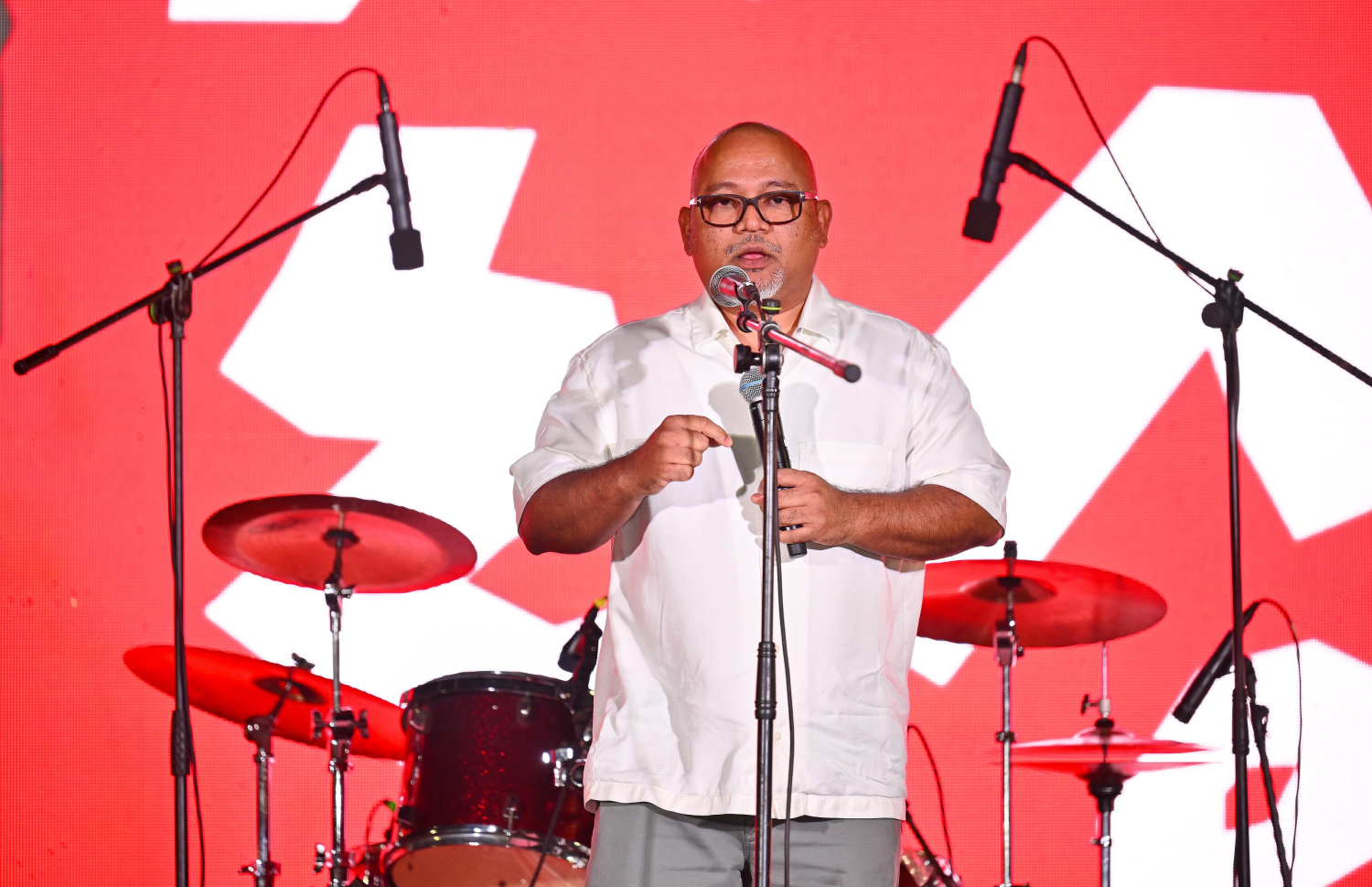 މަޖިލީހަށް ހުށަހަޅާފައިވާ މީޑިއާ ބިލާ ގުޅޭގޮތުން ހުރި ކަންބޮޑުވުންތައް އާންމުންނާ ހިއްސާކުރަން އެމްޖޭއޭއިން އިންތިޒާމްކޮށްގެން މިރޭ ބޭއްވި ފޯރަމް. --ފޮޓޯ: ފަޔާޒް މޫސާ | މިހާރު