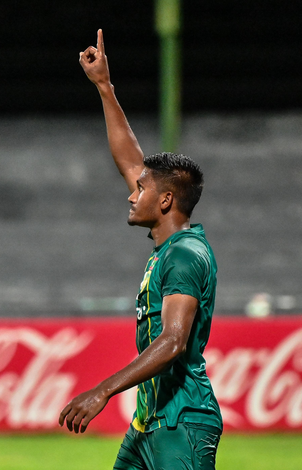 ދާދު ލަނޑު ޖެހުމަށް ފަހު އުފާފާޅު ކުރަނީ --- ފޮޓޯ: ފަޔާޒު މޫސާ | މިހާރު