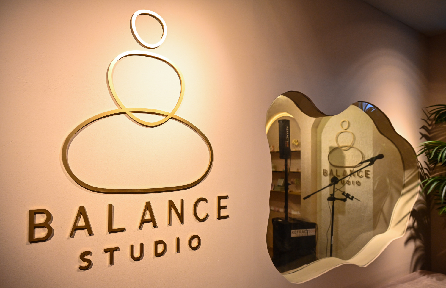 ބެލެންސް ސްޓޫޑިއޯ: މިތަނުގެ އިންޓީރިއާ ހަދާފައިވަނީ ހިތްގައިމު މާހައުލެއްގައި ވަގުތު ހޭދަކޮށްލެވޭ ގޮތަށް.-- ފޮޓޯ: ފަޔާޒު މޫސާ | މިހާރު