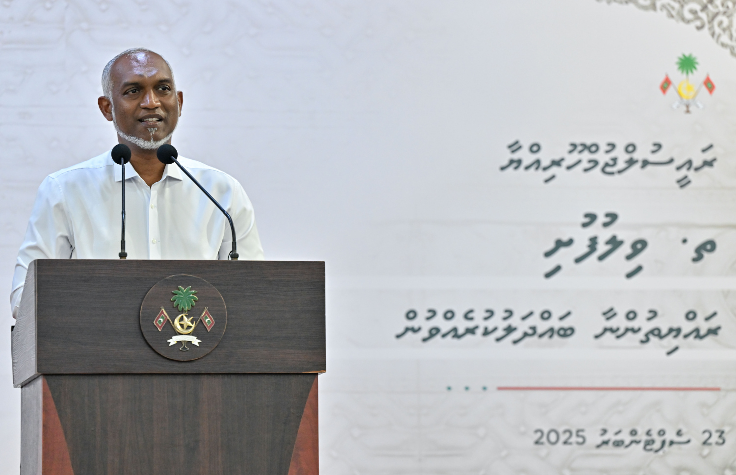 ރައީސް މުއިއްޒު ވިލުފުށީގެ ރައްޔިތުންނާ ރޭ ވާހަކަފުޅު ދައްކަވަނީ.---ފޮޓޯ: ރައީސް އޮފީސް