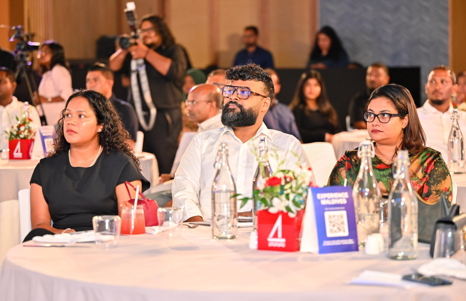 އެކްސްޕީރެންސް މޯލްޑިވްސް ރަސްމިއްޔާތުގައި ބައިވެރިވި ޓޫރިޒަމް ދާއިރާގެ ބައެއް ފަރާތްތަކުން -- ފޮޓޯ: ފަޔާޒް މޫސާ / މިހާރު