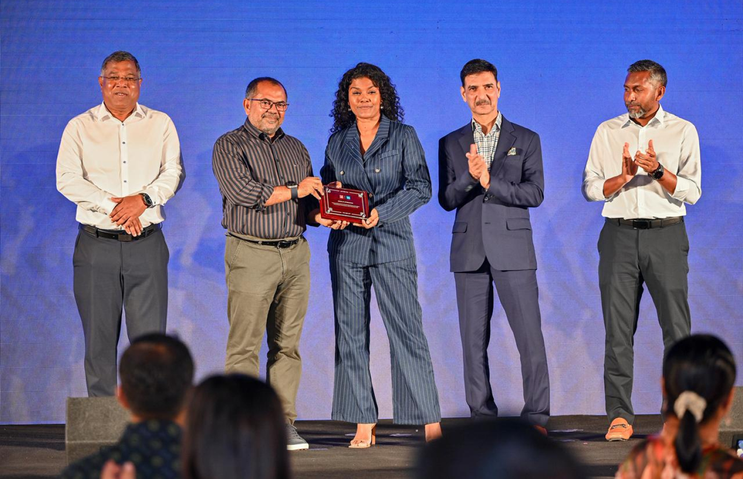 އެކްސްޕީރެންސް މޯލްޑިވްސް ކެމްޕެއިން ފެށުމުގެ ރަސްމިއްޔާތުގެ ތެރެއިން -- ފޮޓޯ: ފަޔާޒް މޫސާ / މިހާރު