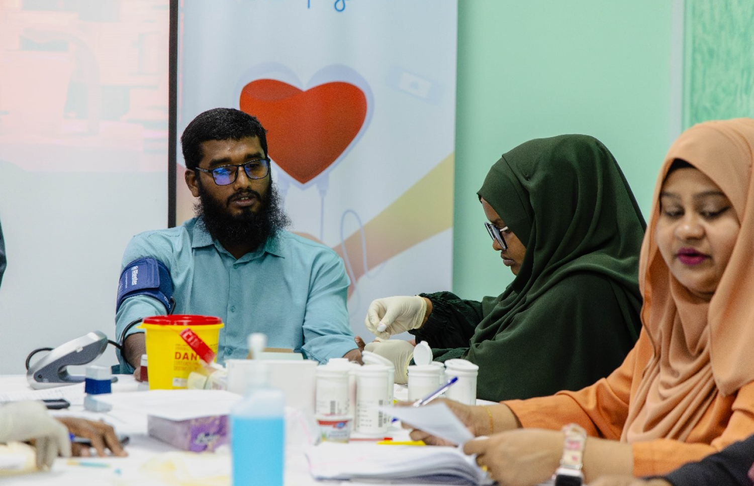 އެލިއާ އިން ބޭއްވި ލޭ ހަދިޔާ ކުރުމުގެ ޕްރޮގްރާމްގެ ބައިވެރިއަކު ލޭ ދޭން ތައްޔާރު ވަނީ.