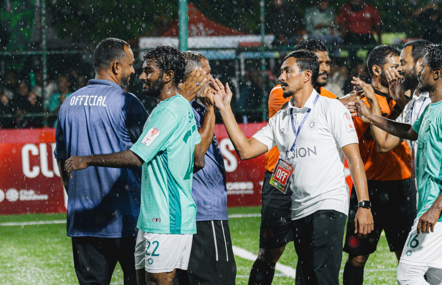 ކްލަބް އެޗްޑީސީގެ ކޯޗު ލިޔާހު.-- ފޮޓޯ: ކްލަބް އެޗްޑީސީ