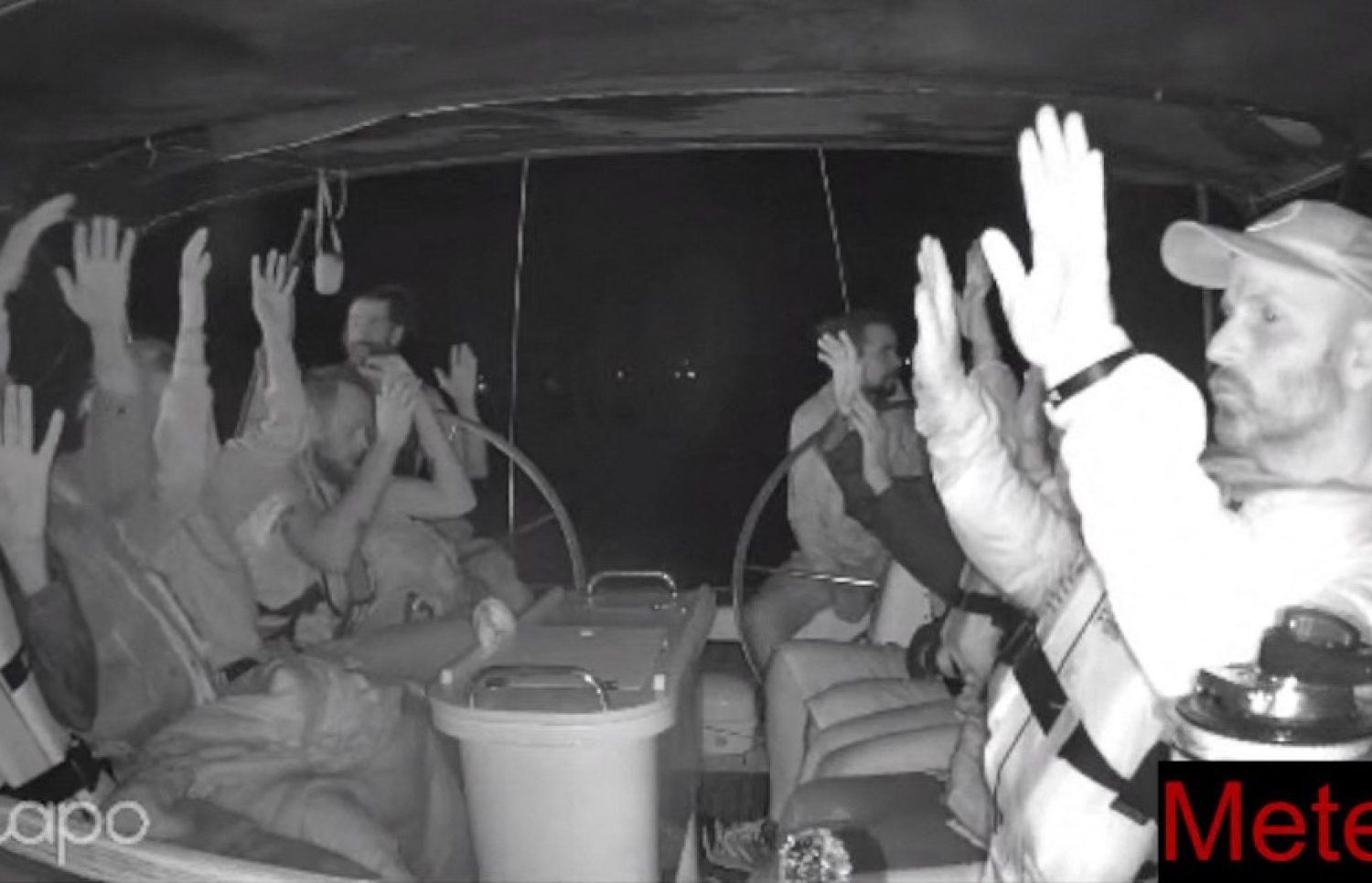 ފްލޮޓީލާގެ އުޅަނދަކަށް ރޭ އިޒްރޭލު ސިފައިން އެރުމާ އެކު އޭގެ ފަޅުވެރިން އަތް މައްޗަށް ނަގައި އަމާންދެނީ: ފްލޮޓީލާގެ ގިނަ ބޯޓުތައް އަދިވެސް ނުހުއްޓި ދަނީ ޣައްޒާއާ ދިމާއަށް.