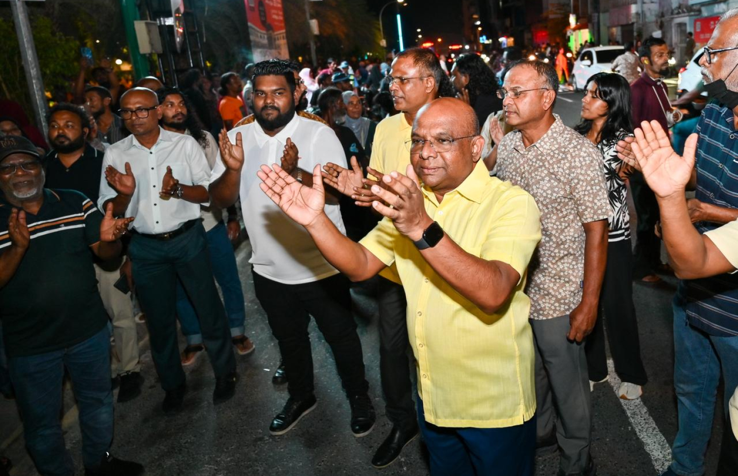 އެމްޑީޕީގެ މިރޭގެ އެއްވުމުގައި އެ ޕާޓީގެ ރައީސް ޝާހިދު ބައިވެރިވެވަޑައިގަންނަވަނީ.---ފޮޓޯ: ފަޔާޒު މޫސާ| މިހާރު