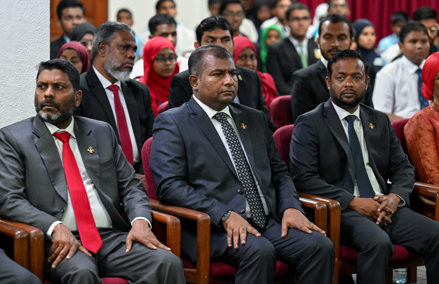 ޤައުމީ ޤުރުއާން މުބާރާތުގެ އިނާމު ދިނުމުގެ ރަސްމިއްޔާތުގައި ދައުލަތުގެ ބައެއް ވަޒީރުން ބައިވެރިވެވަޑައިގަންނަވަނީ --- ފޮޓޯ/ރައީސް އޮފީސް