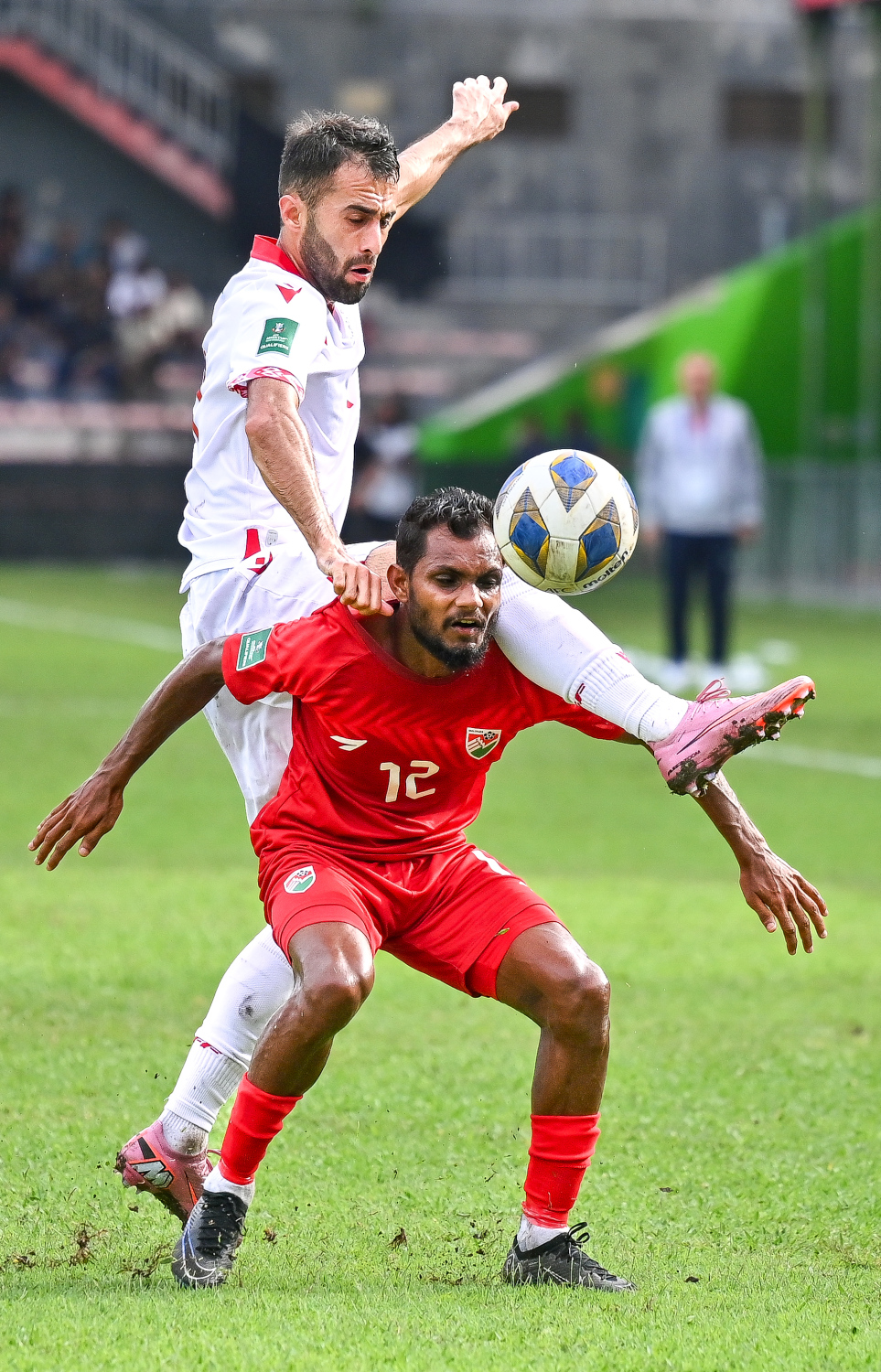 އޭޝިއަން ކަޕް ކޮލިފައިންގައި ރާއްޖެއާ ތަޖިކިސްތާން ބައްދަލުކުރި މެޗު --- މިހާރު ފޮޓޯ/ފަޔާޒު މޫސާ