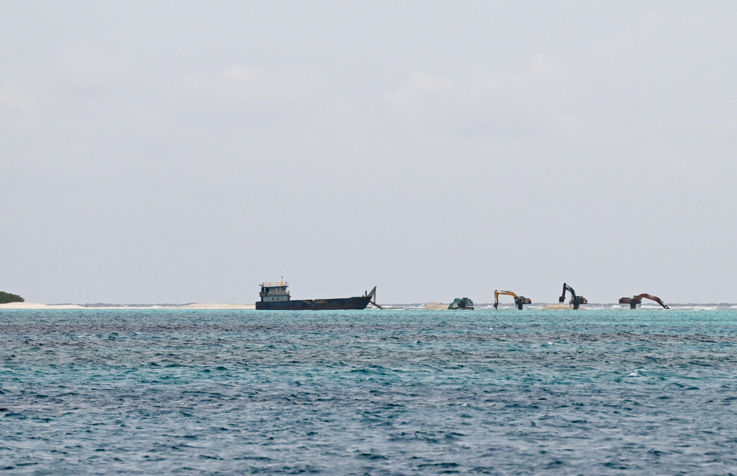 ކޮމަންޑޫ އެއާޕޯޓު