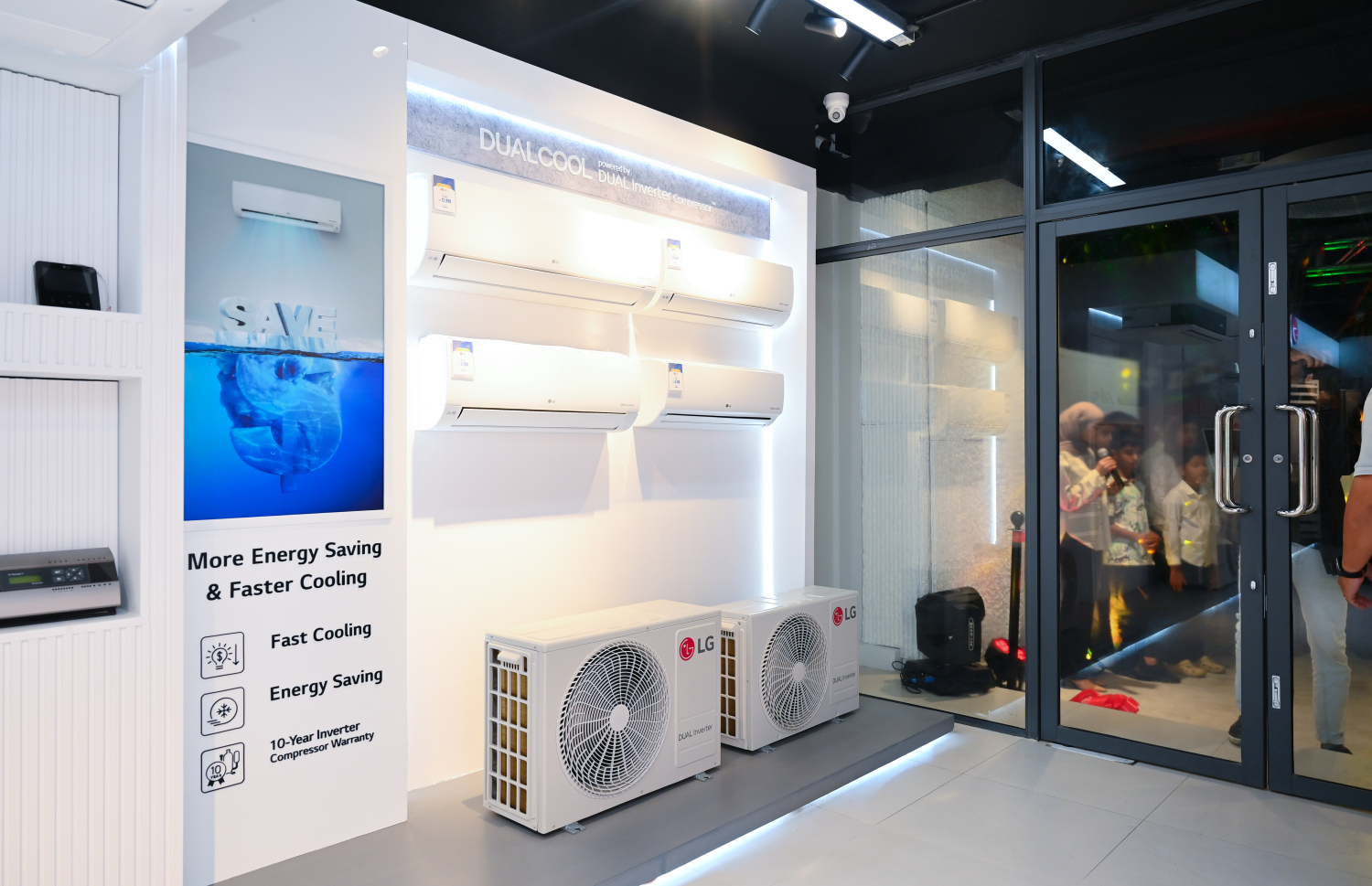 ފިހާރައިގެ އެތެރެ. -- ފޮޓޯ: ނިޝާން އަލީ | މިހާރު