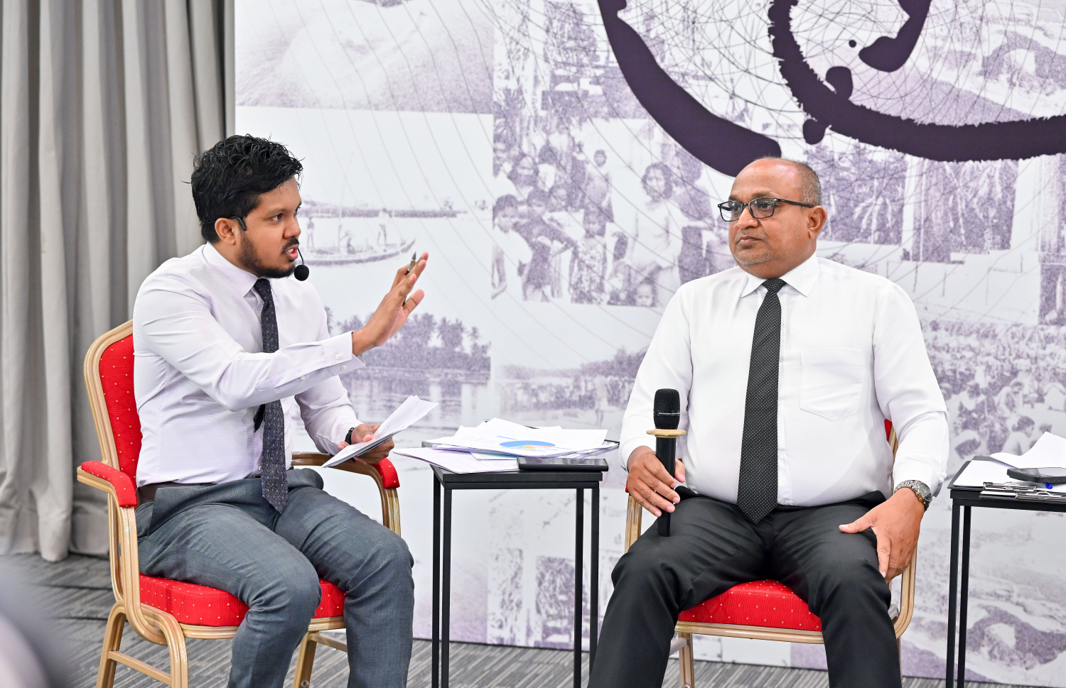 ރޭ ބޭއްވި "މިހާރު" އައްޑޫ ބަހުސްގެ ތެރެއިން --- މިހާރު ފޮޓޯ/ނިޝާން އަލީ