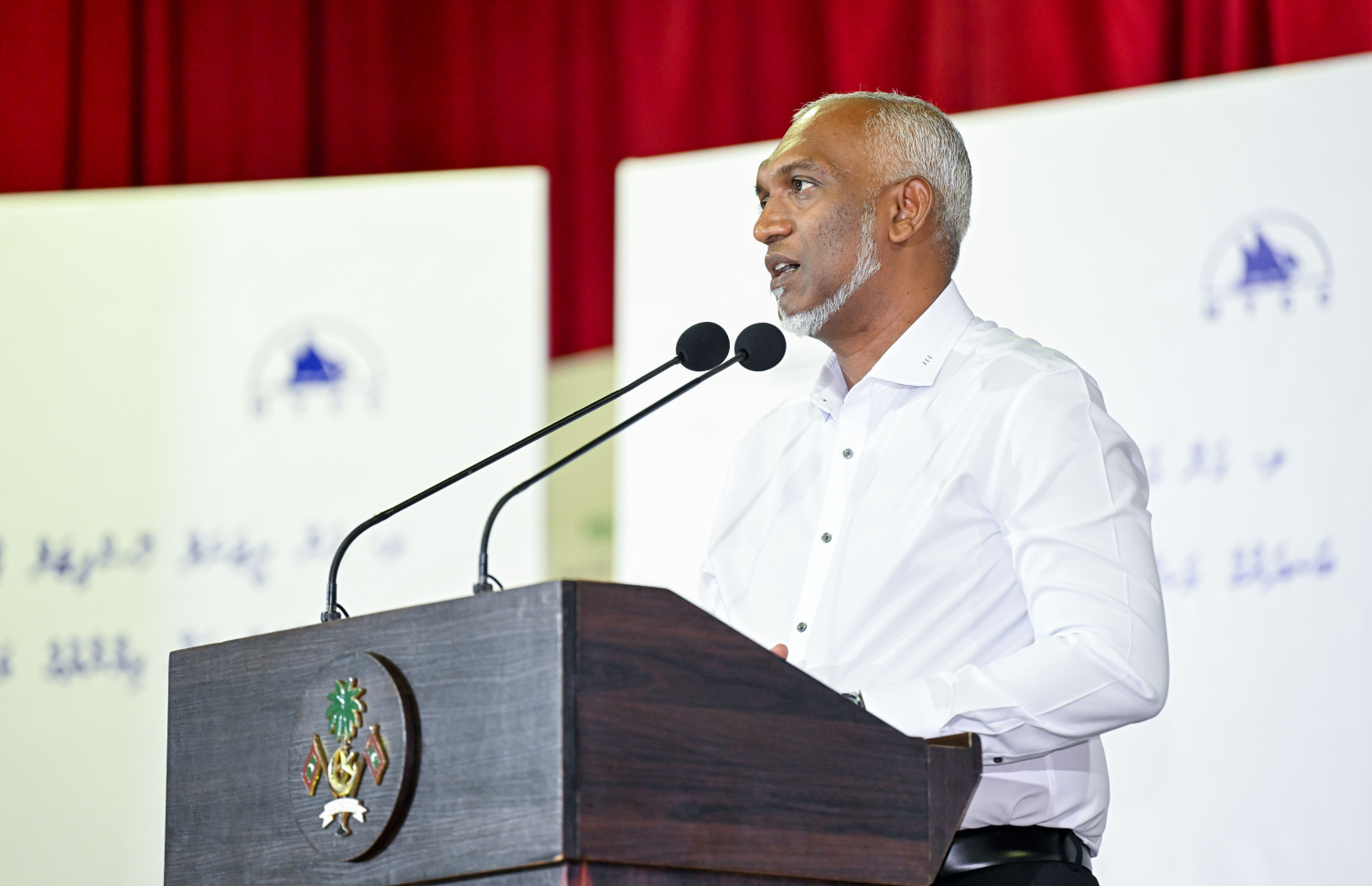 ރައީސް މުއިއްޒު ގަމުގެ ރައްޔިތުންނާ ރޭ ވާހަކަފުޅު ދައްކަވަނީ.---ފޮޓޯ: ރައީސް އޮފީސް