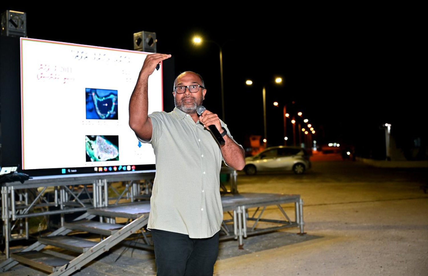 ފޭދޫގައި ވަކި ކައުންސިލެއް އުފެއްދުމަށް ބޭއްވި ކެމްޕެއިނު ހަރަކާތުގައި ހޯމް މިނިސްޓަރު އަލީ އިހުސާން ވާހަކަ ދައްކަވަނީ.-- ފޮޓޯ: ނިޝާން އަލީ | މިހާރު