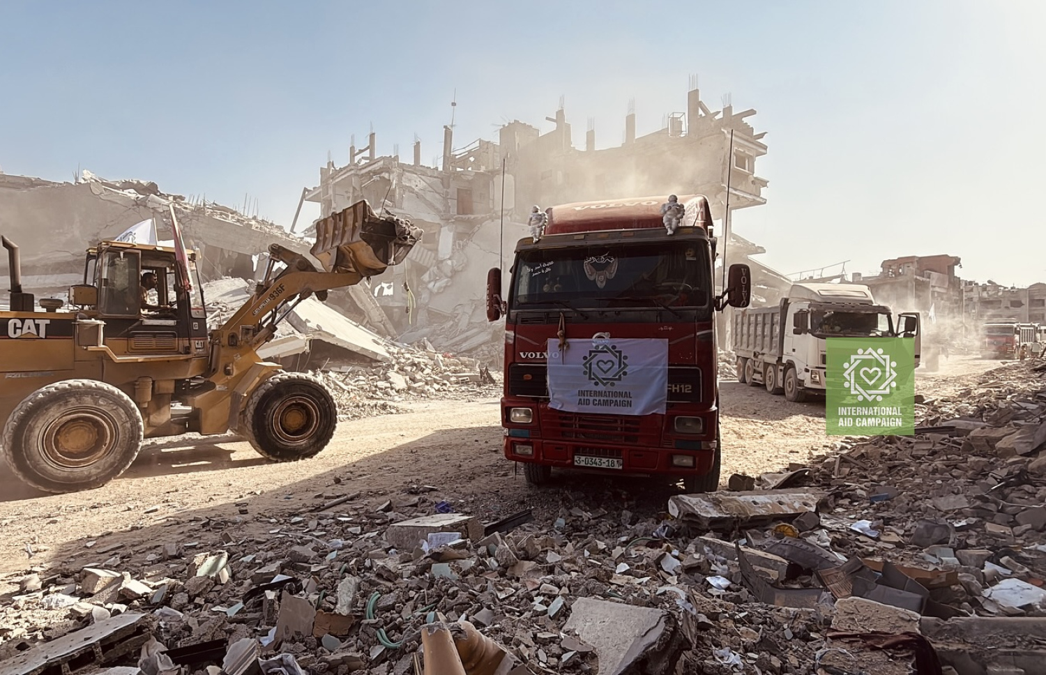 ޣައްޒާގައި ބިމާ ހަމަވެފައިވާ އިމާރާތްތަކުގެ ގާކުނޑިތައް ނެގުމުގެ މަސައްކަތް އައިއޭސީން ކުރަނީ. -- ފޮޓޯ: އައިއޭސީ