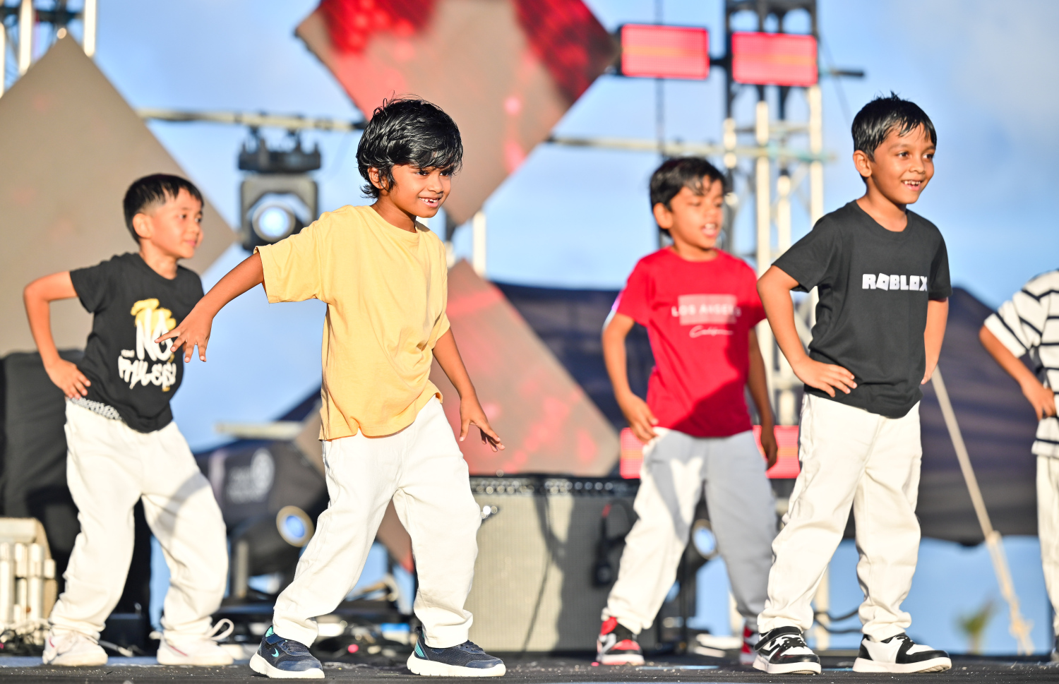 ބީއެމްއެލް އިން އިންތިޒާމު ކޮށްގެން އައްޑޫ ސިޓީ ގައި ބާއްވާ "ބީއެމްއެލް ކާނިވާ.-- ފޮޓޯ: ނިޝާން އަލީ | މިހާރު