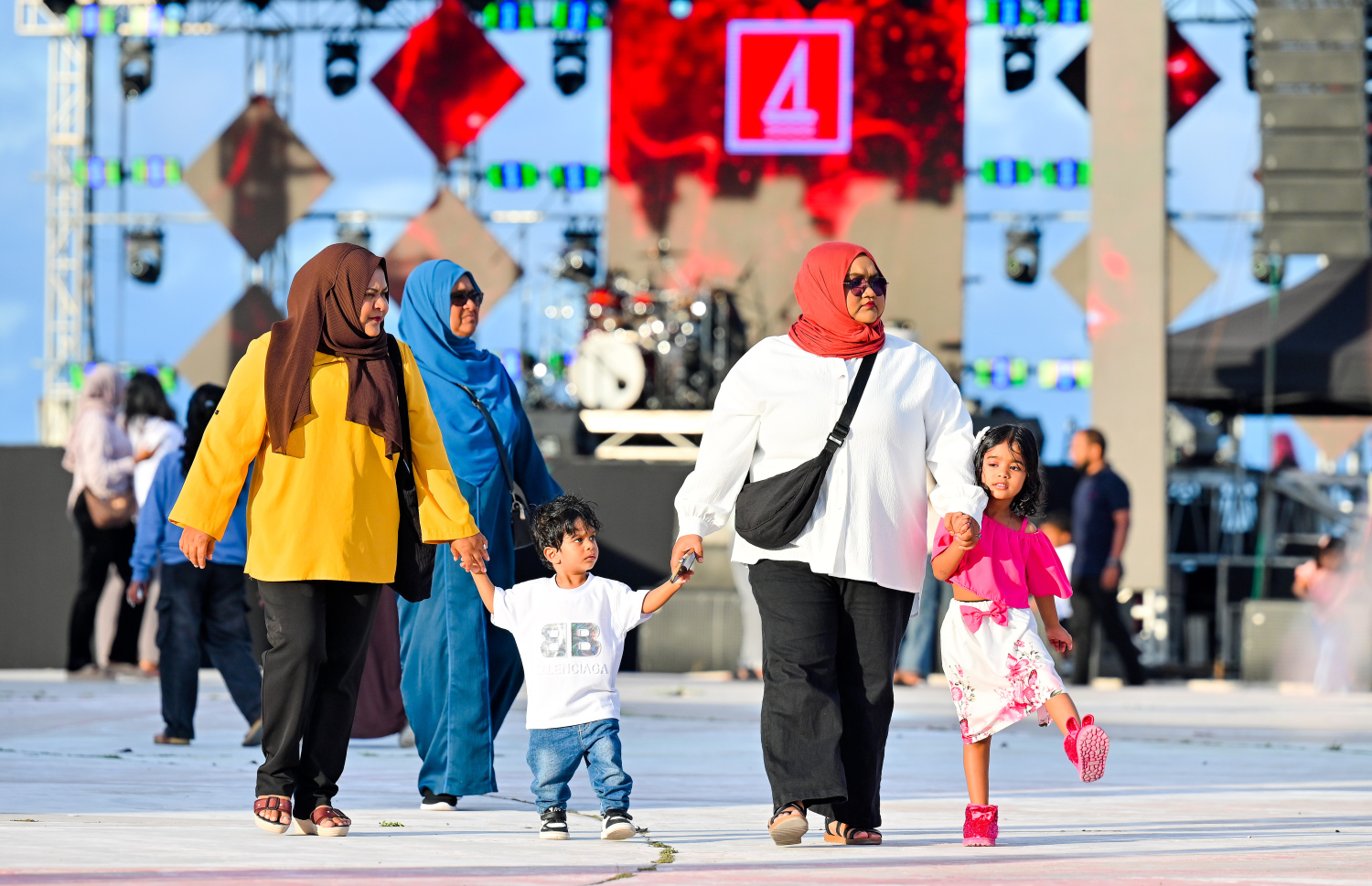 ބީއެމްއެލް އިން އިންތިޒާމު ކޮށްގެން އައްޑޫ ސިޓީ ގައި ބާއްވާ "ބީއެމްއެލް ކާނިވާ.-- ފޮޓޯ: ނިޝާން އަލީ | މިހާރު