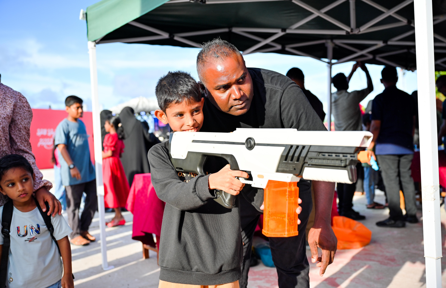 ބީއެމްއެލް އިން އިންތިޒާމު ކޮށްގެން އައްޑޫ ސިޓީ ގައި ބާއްވާ "ބީއެމްއެލް ކާނިވާ.-- ފޮޓޯ: ނިޝާން އަލީ | މިހާރު