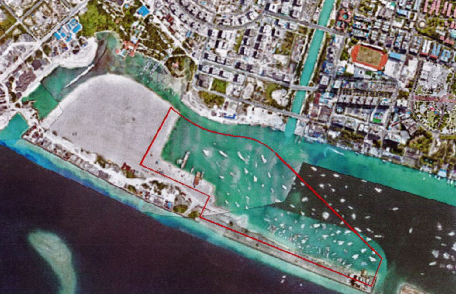 ހުޅުމާލޭ ފޭސް ތިނެއްގެ ބިން ހިއްކަން ފެށުމަށް އެ ސަރަހައްދުގައި އަޅާފައިވާ އުޅަނދުތައް ނަގަން ވަނީ އަންގާފައި.