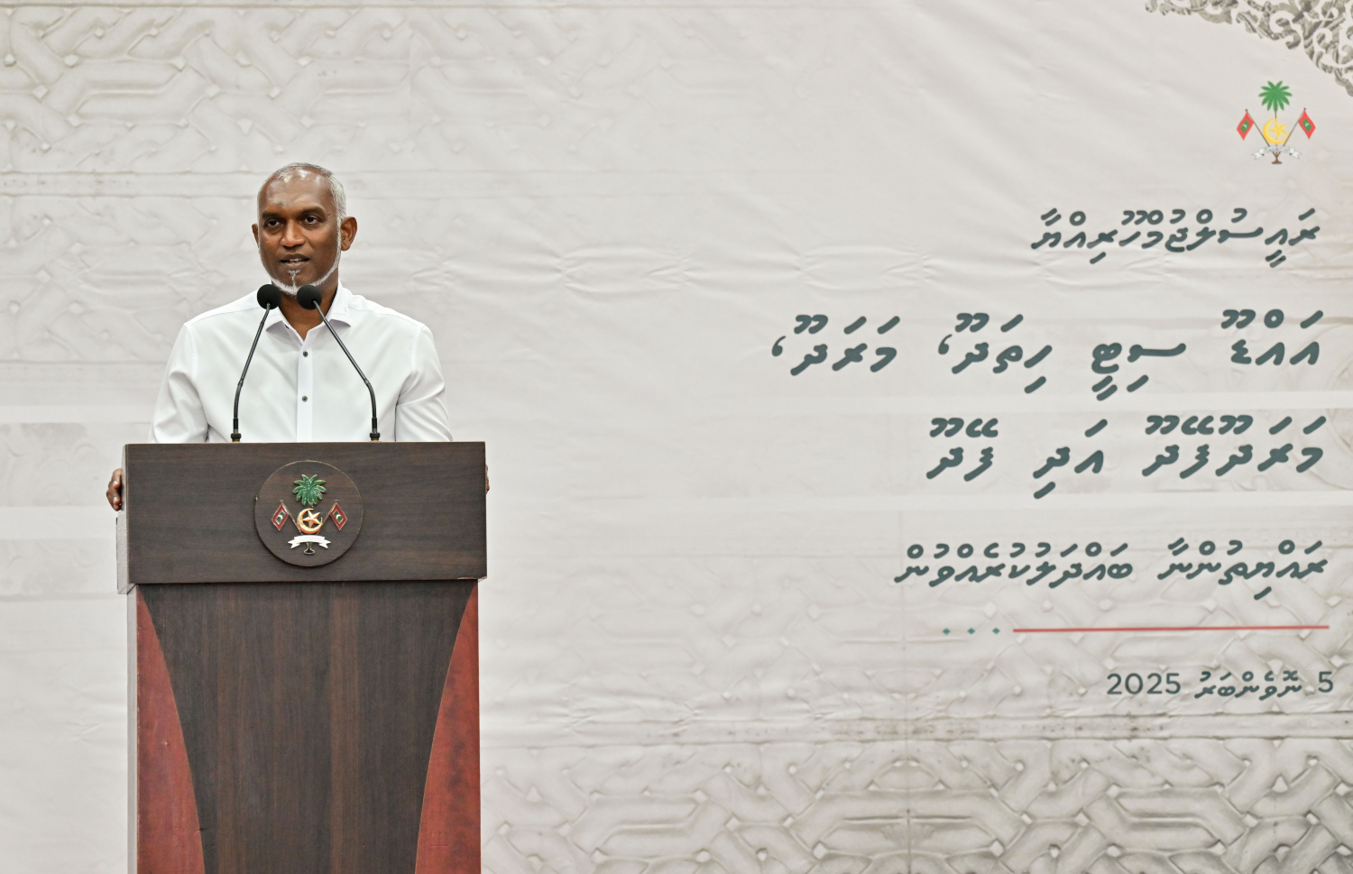 ރައީސް މުއިއްޒު އައްޑޫ ސިޓީގެ ރައްޔިތުންނާ މިރޭ ވާހަކަފުޅު ދައްކަވަނީ.---ފޮޓޯ: ރައީސް އޮފީސް