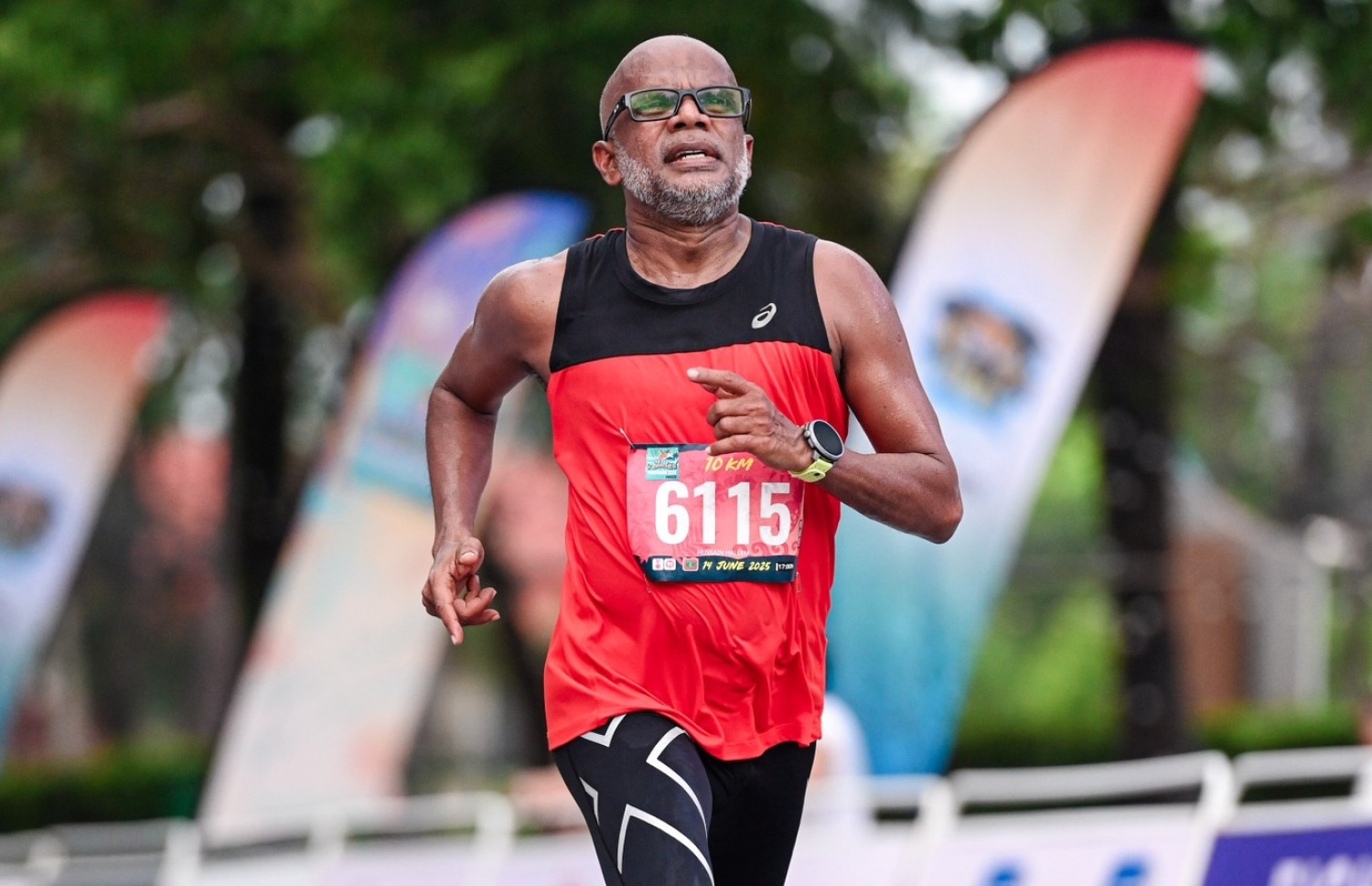 ކުޑަހުސެން ހުޅުމާލޭގައި އޮތް ރޭހެއްގައި ދުވަނީ: ރާއްޖޭގެ އެންމެ ކާމިޔާބު އެއް ދުވުންތެރިޔާ. -- ފައިލް ފޮޓޯ