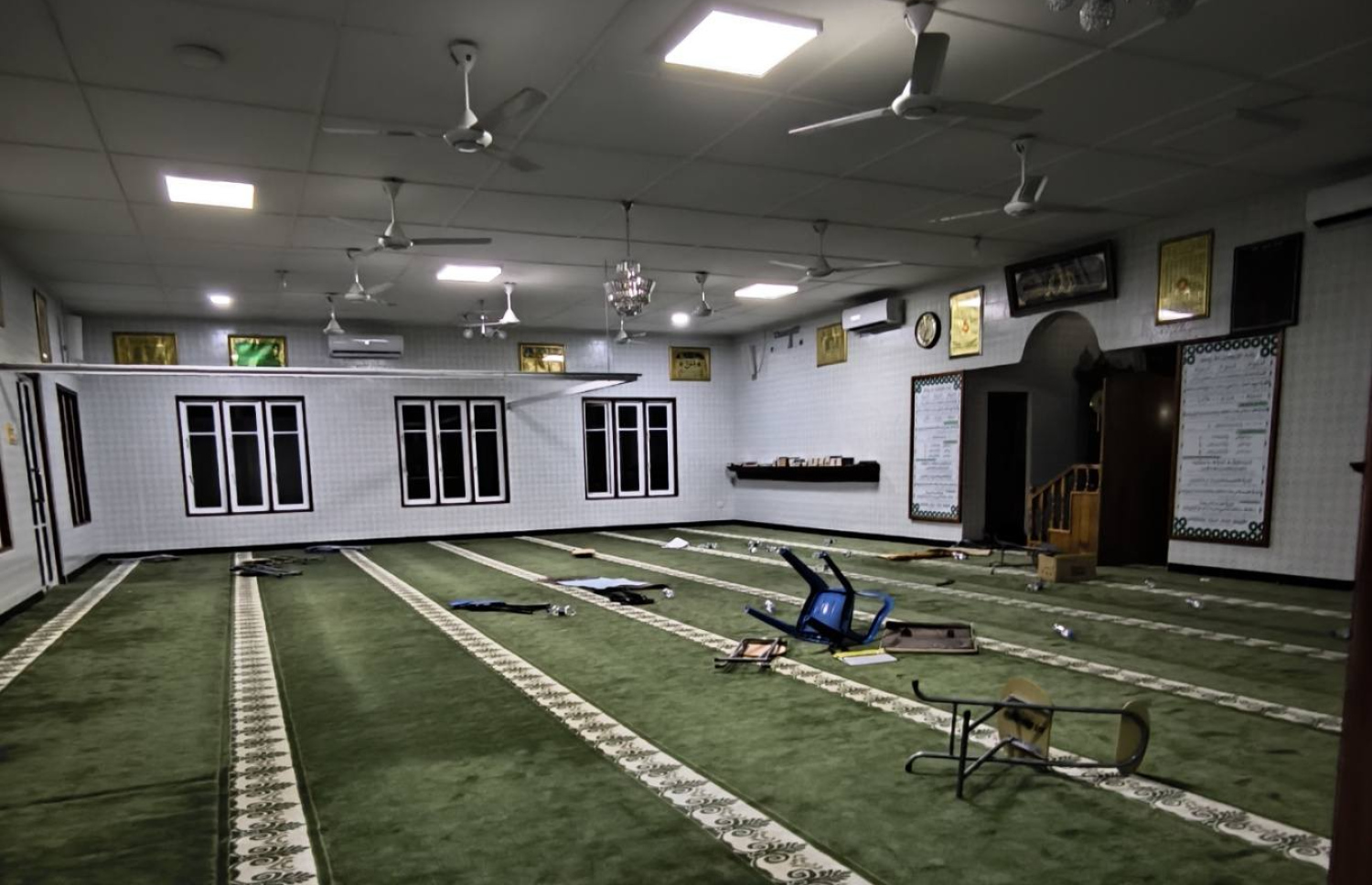 ހިތަދޫ މިސްކިތަށް އިއްޔެ ގެއްލުން ދީފައި. -- ފޮޓޯ: މިޝްކާތު ފައުންޑޭޝަން