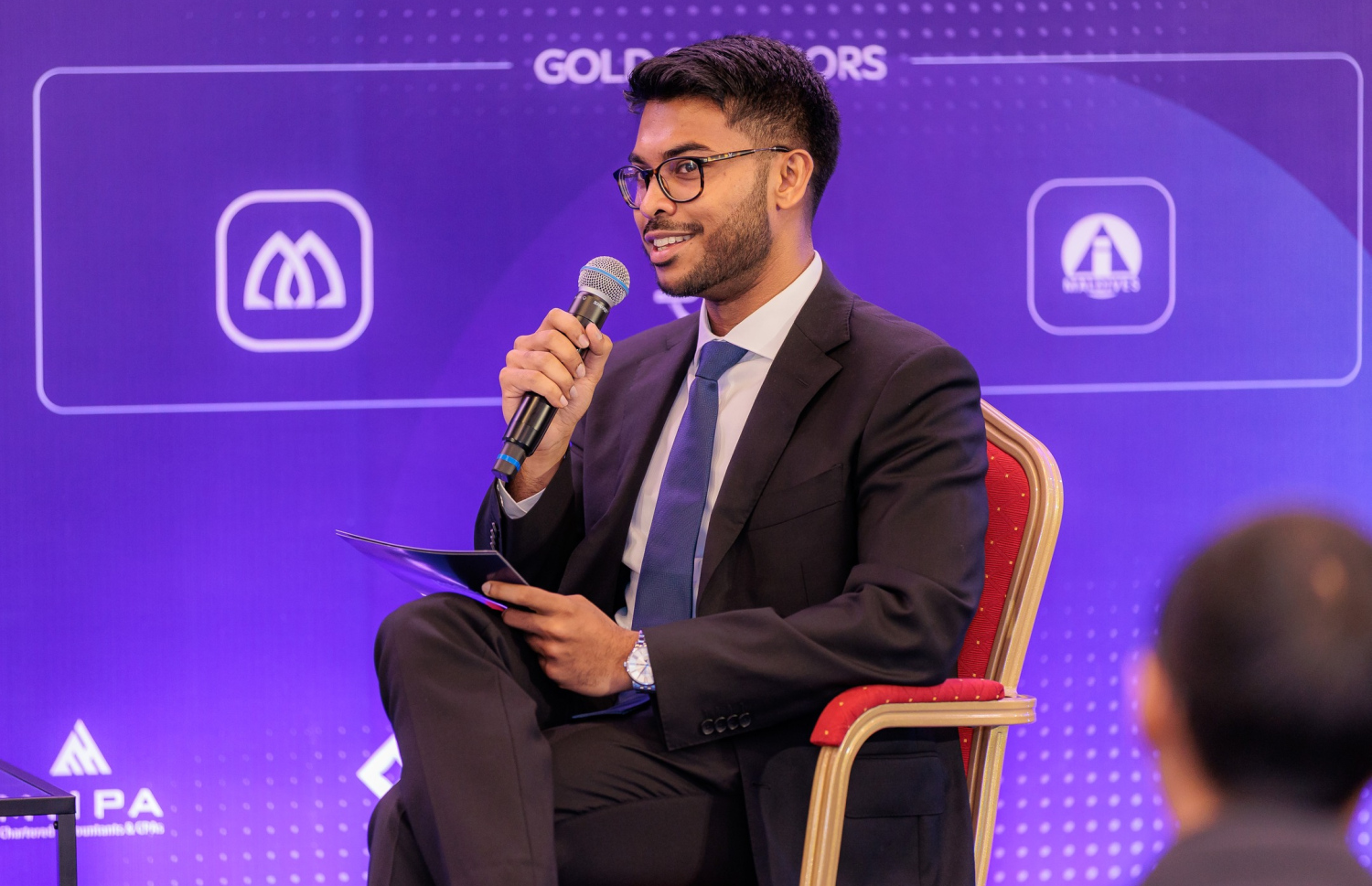 އިންސްޓްޓިއުޓް އޮފް ޗާޓާޑް އެކައުންޓެންޓްސް އޮފް މޯލްޑިވްސް އާއި މޯލްޑިވްސް އިންލެންޑް ރެވެނިއު އޮތޯރިޓީ (މީރާ) ގުޅިގެން ބޭއްވި ޓެކްސް ފޯރަމްގެ ސެޝަނެއް ކުރިއަށް ގެންދަނީ.--- ފޮޓޯ: ސީއޭ މޯލްޑިވްސް