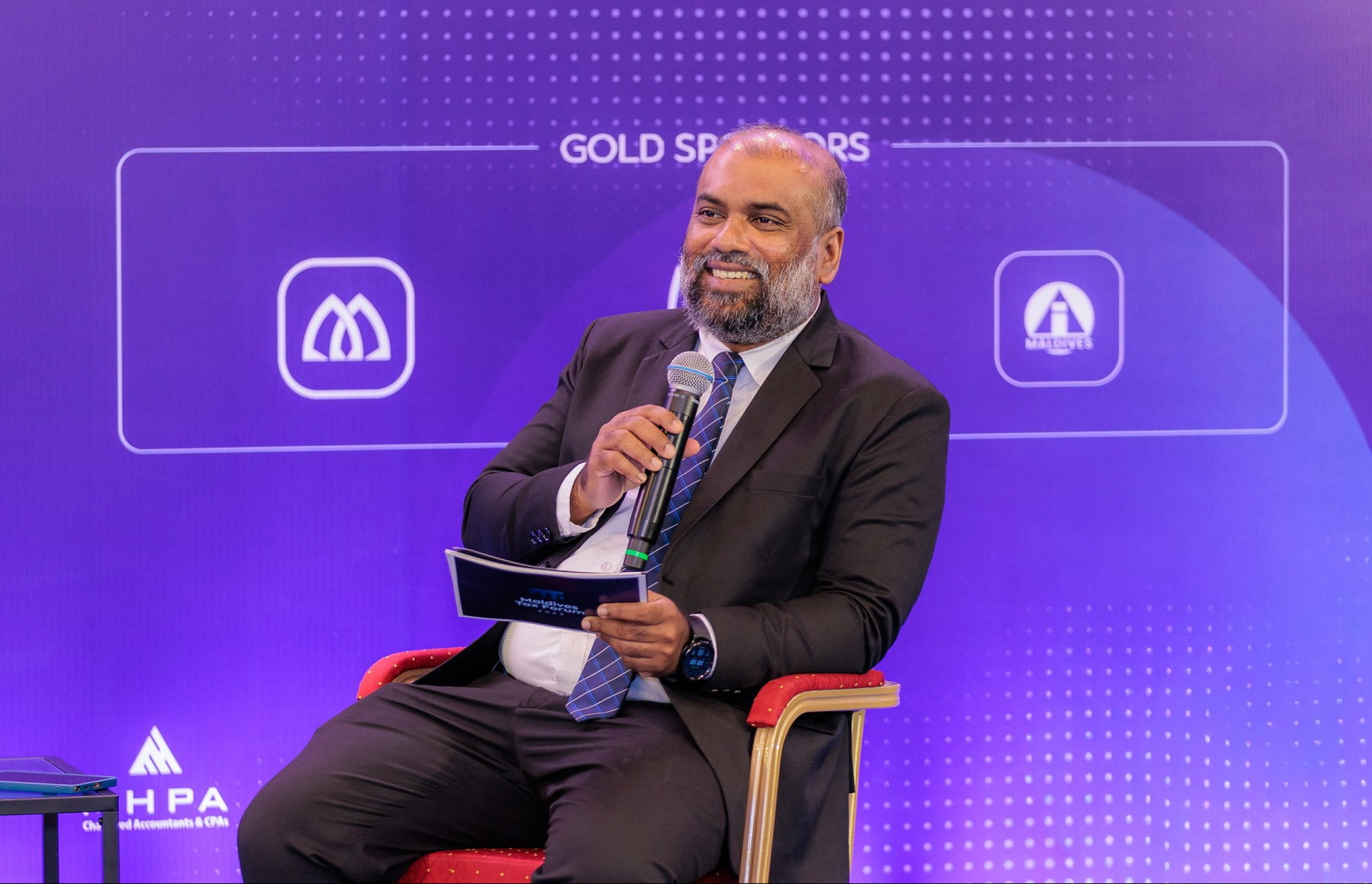 އިންސްޓްޓިއުޓް އޮފް ޗާޓާޑް އެކައުންޓެންޓްސް އޮފް މޯލްޑިވްސް އާއި މޯލްޑިވްސް އިންލެންޑް ރެވެނިއު އޮތޯރިޓީ (މީރާ) ގުޅިގެން ބޭއްވި ޓެކްސް ފޯރަމްގެ ސެޝަނެއް ކުރިއަށް ގެންދަނީ.--- ފޮޓޯ: ސީއޭ މޯލްޑިވްސް