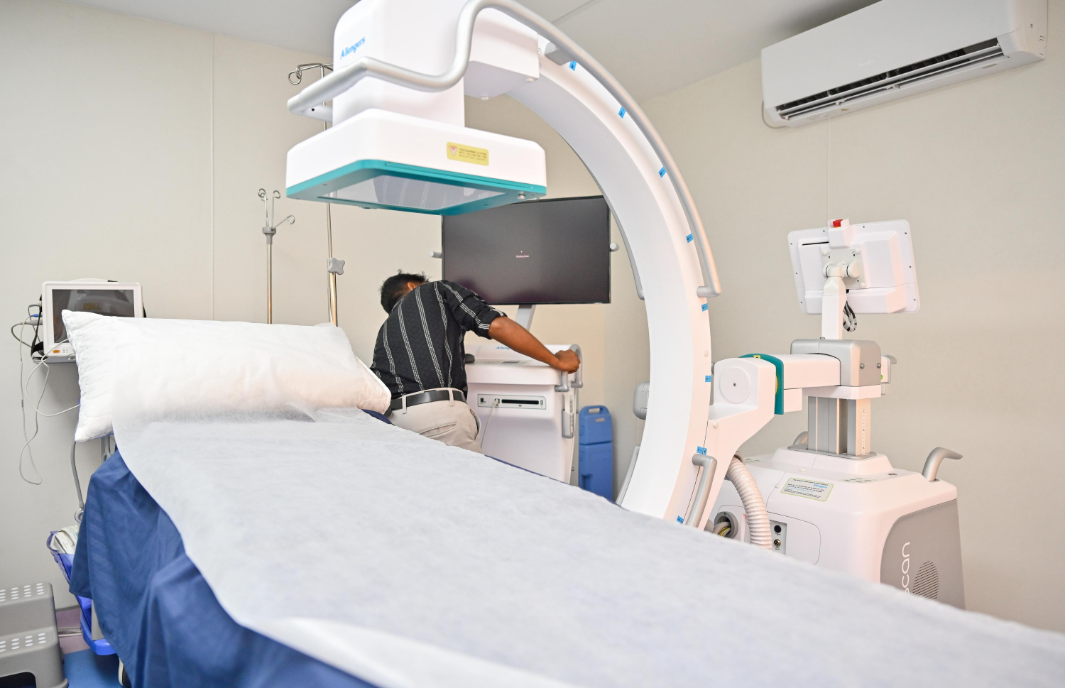 ޕެއިން ކްލިނިކުގައި ހުންނަ ސީ-އާމް މެޝިން. -- ފޮޓޯ: ފަޔާޒް މޫސާ | މިހާރު