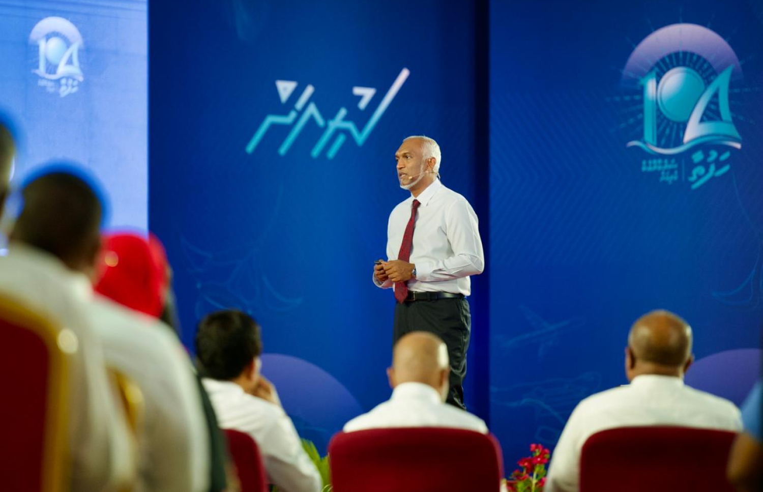 ސަރުކާރަށް ދެ އަހަރު ފުރުން ފާހަގަކުރަން ބޭއްވި ރަސްމިއްޔާތުގައި ރައީސް ވާހަކަ ދައްކަވަނީ. -- - ފޮޓޯ: ނިޝާން އަލީ / މިހާރު