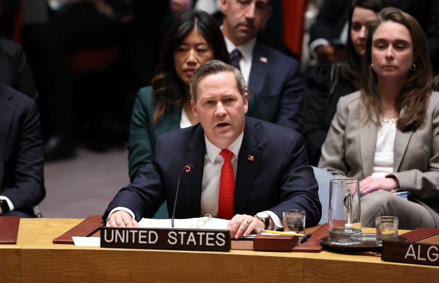 އދ.އަށް ކަނޑައަޅާފައި ހުންނަވާ ސަފީރު މައިކް ވޯލްޓްޒް އދ.ގެ ސަލާމަތީ މަޖިލީހުގެ ބައްދަލުވުމުގައި ވާހަކަ ދައްކަވަނީ. -- ފޮޓޯ: އޭއެފްޕީ