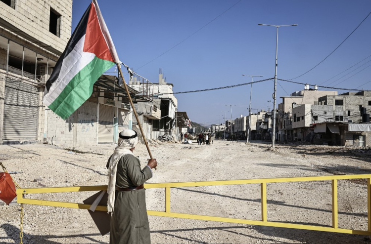 Israel in hifaafaivaa Palestine binthakuge mudhaa UK in manaa koffi