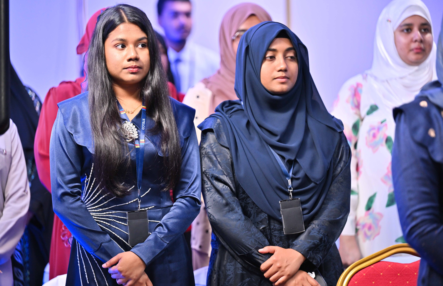 މާލެ: ނޮވެމްބަރު 24، 2025- އަންހެނުންނަށް ހާއްސަކޮށް ސްޓެލްކޯ އިން ބޭއްވި އިލެކްޓްރިޝަން ކޯހުގެ ސެޓްފިކެޓު ދިނުމުގެ ހަފުލާ އަށް ދިޔަ އެ ކުންފުނީގެ ބައެއް މުވައްޒަފުން.---ފޮޓޯ: ރައީސް އޮފީސް