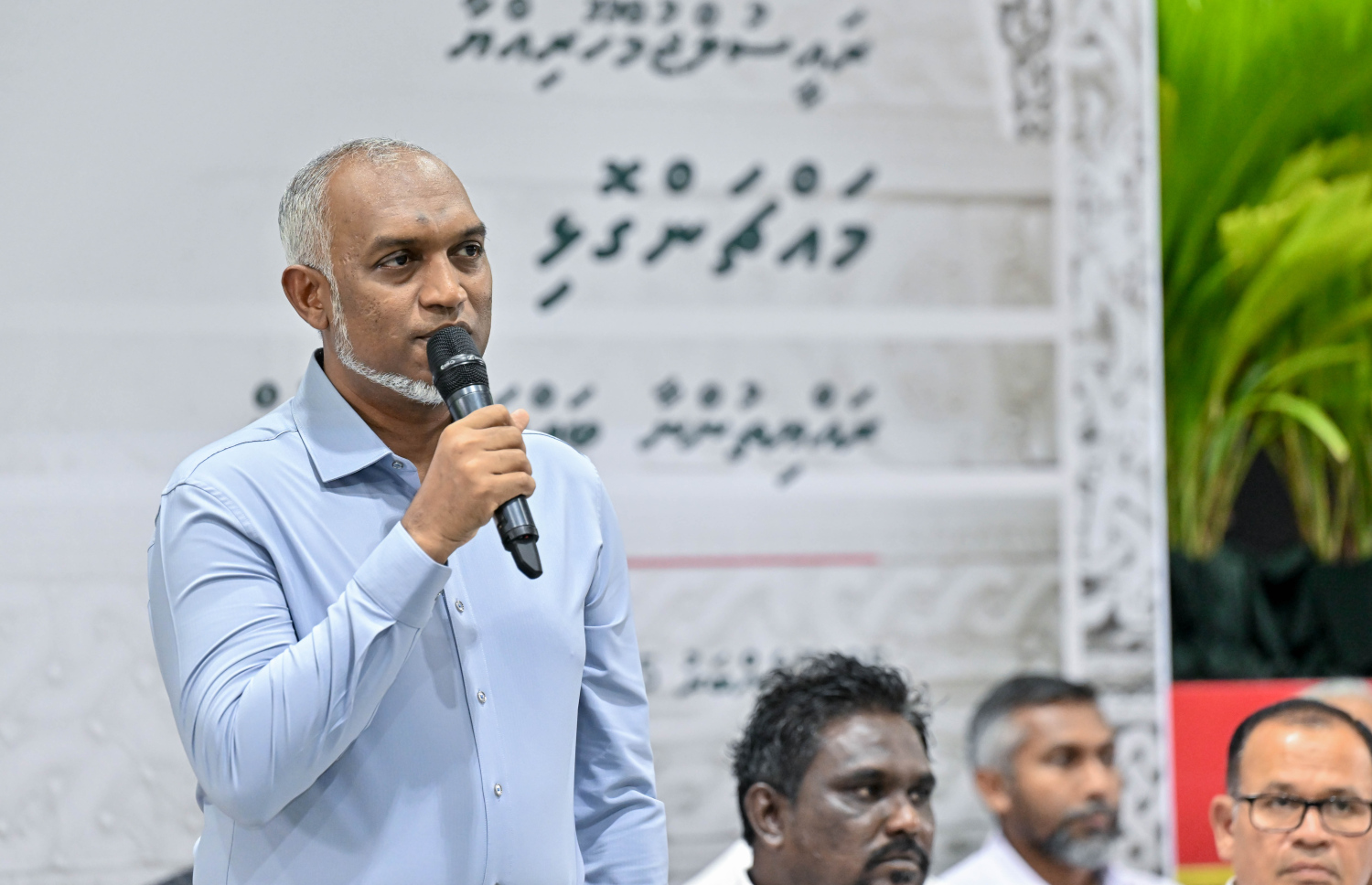 ރައީސް މުއިއްޒު މައްޗަންގޮޅީގެ ރައްޔިތުންނާ ބައްދަލުކުރައްވައި ވާހަކަފުޅު ދައްކަވަނީ.---ފޮޓޯ: ރައީސް އޮފީސް