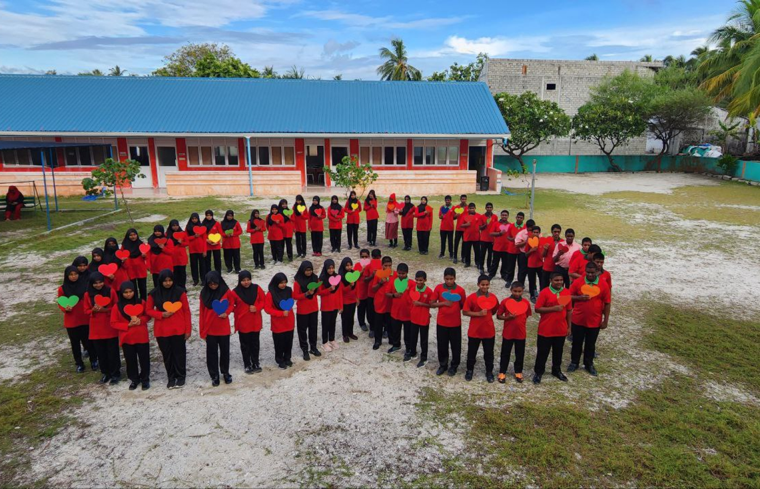 ދިޔަމިގިލީ ސްކޫލްގެ ބައެއް ދަރިވަރުން