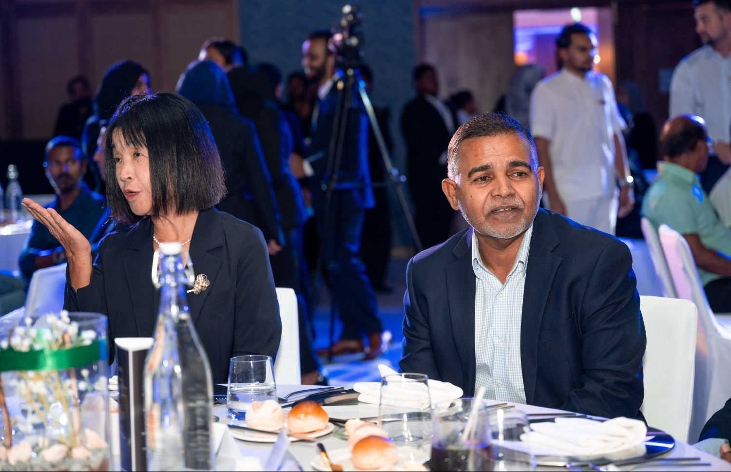 އެސްޓީއޯ އާއި ހިޓާޗީގެ ގުޅުމަށް 25 އަހަރު ފުރުން ފާހަގަކުރުމަށް ބާސެލޯ ނަސަންދުރާގައި ބޭއްވި ހާއްސަ ހަފުލާގައި އެސްޓީއޯގެ ޗެއާމަން އާމިރު މަންސޫރު ބައިވެރިވެވަޑައިގަންނަވަނީ.--- ފޮޓޯ: ނިޝާން އަލީ | މިހާރު