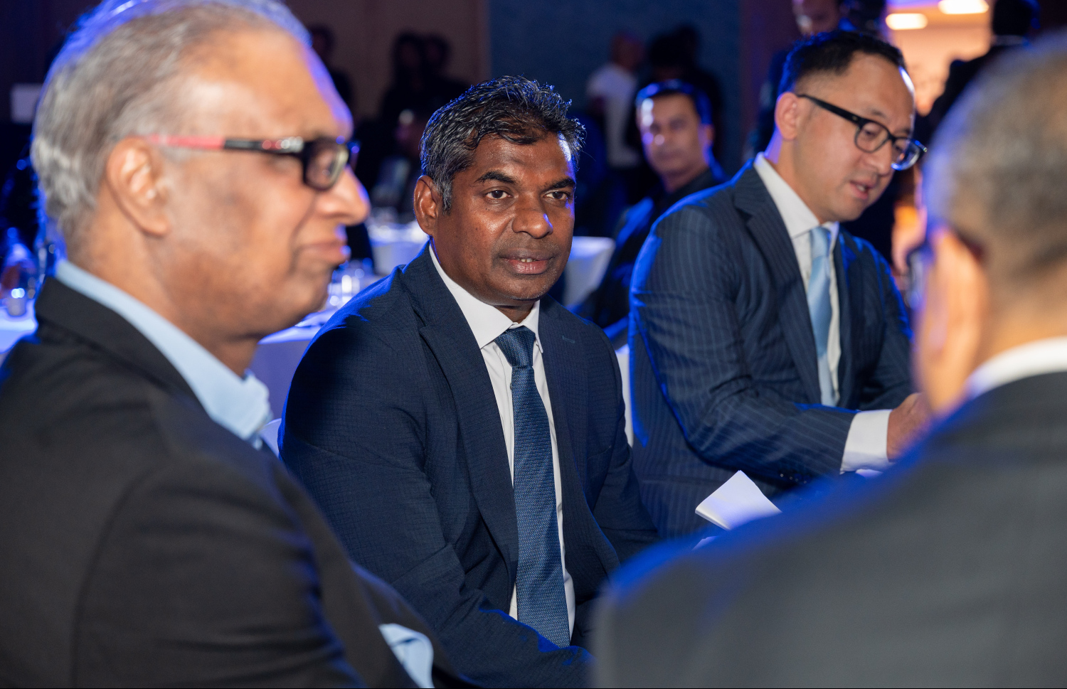 އެސްޓީއޯ އާއި ހިޓާޗީގެ ގުޅުމަށް 25 އަހަރު ފުރުން ފާހަގަކުރުމަށް ބާސެލޯ ނަސަންދުރާގައި ބޭއްވި ހާއްސަ ހަފުލާގައި އެސްޓީއޯގެ އެމްޑީ ޝިމާދު ބައިވެރިވެވަޑައިގަންނަވަނީ.--- ފޮޓޯ: ނިޝާން އަލީ | މިހާރު